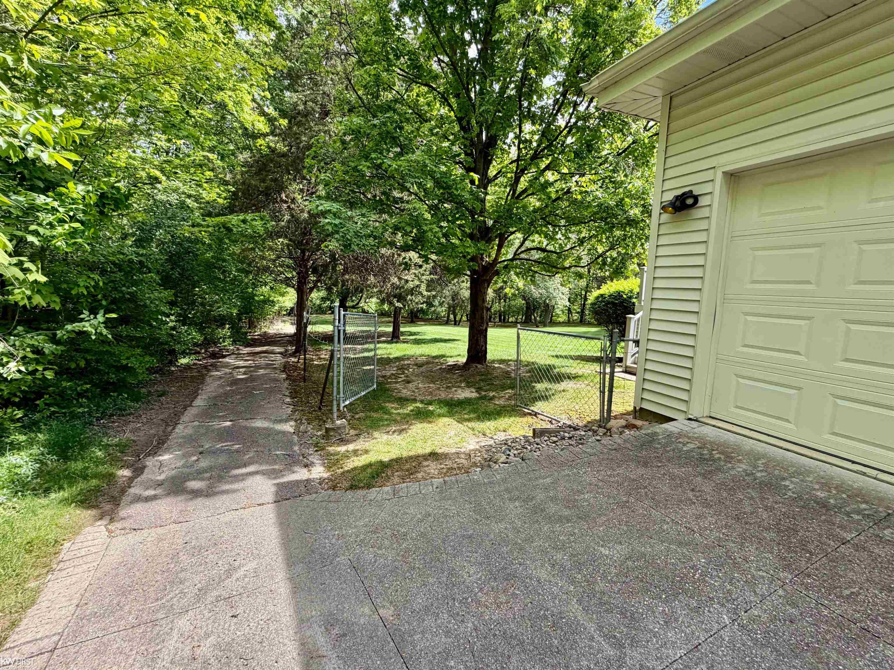 7432 River Road, Flushing, MI 48433 — Photo 5