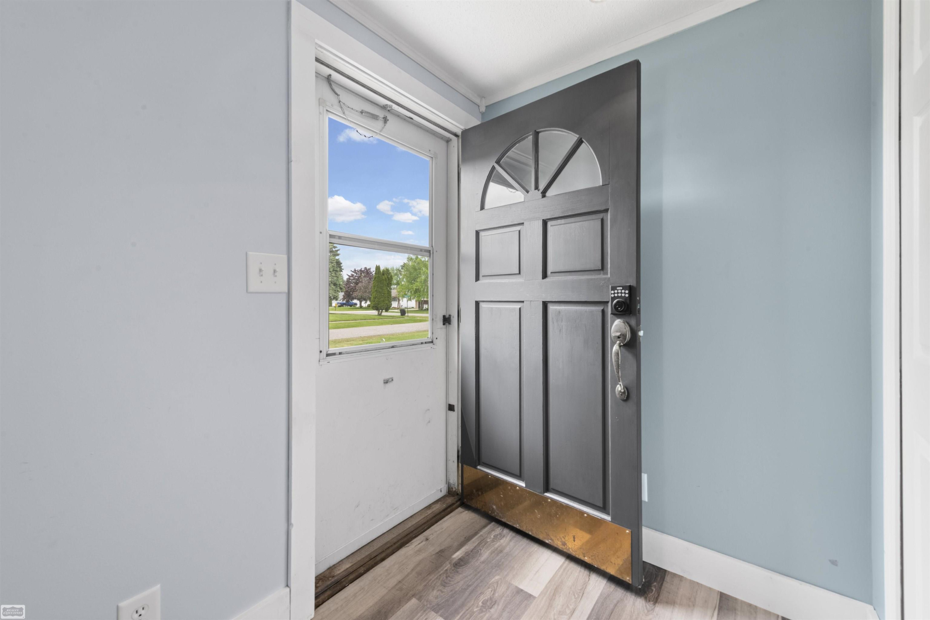 102 Charles Street, Capac, MI 48014 — Photo 5