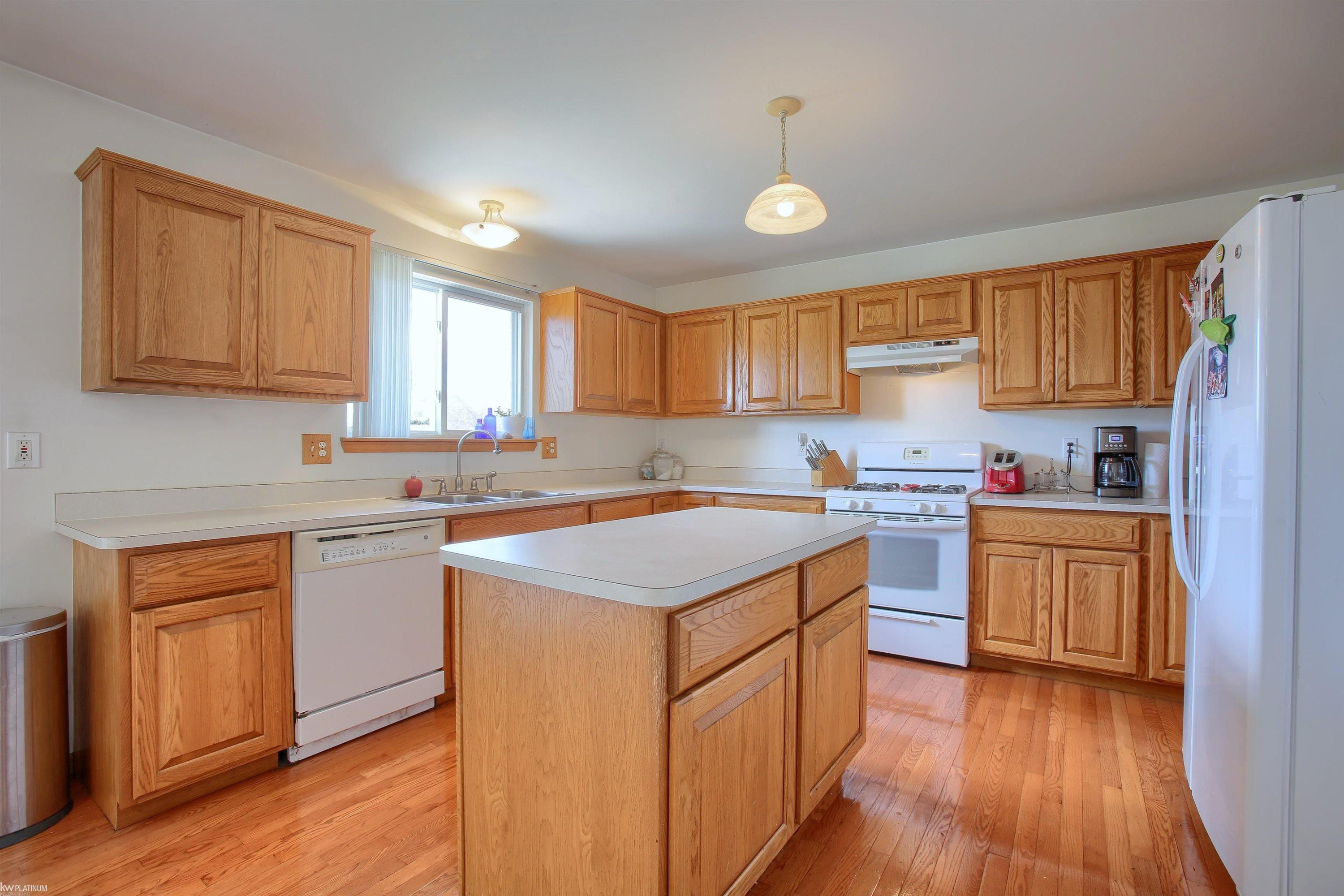 32036 Holly Drive, Chesterfield, MI 48047 — Photo 11