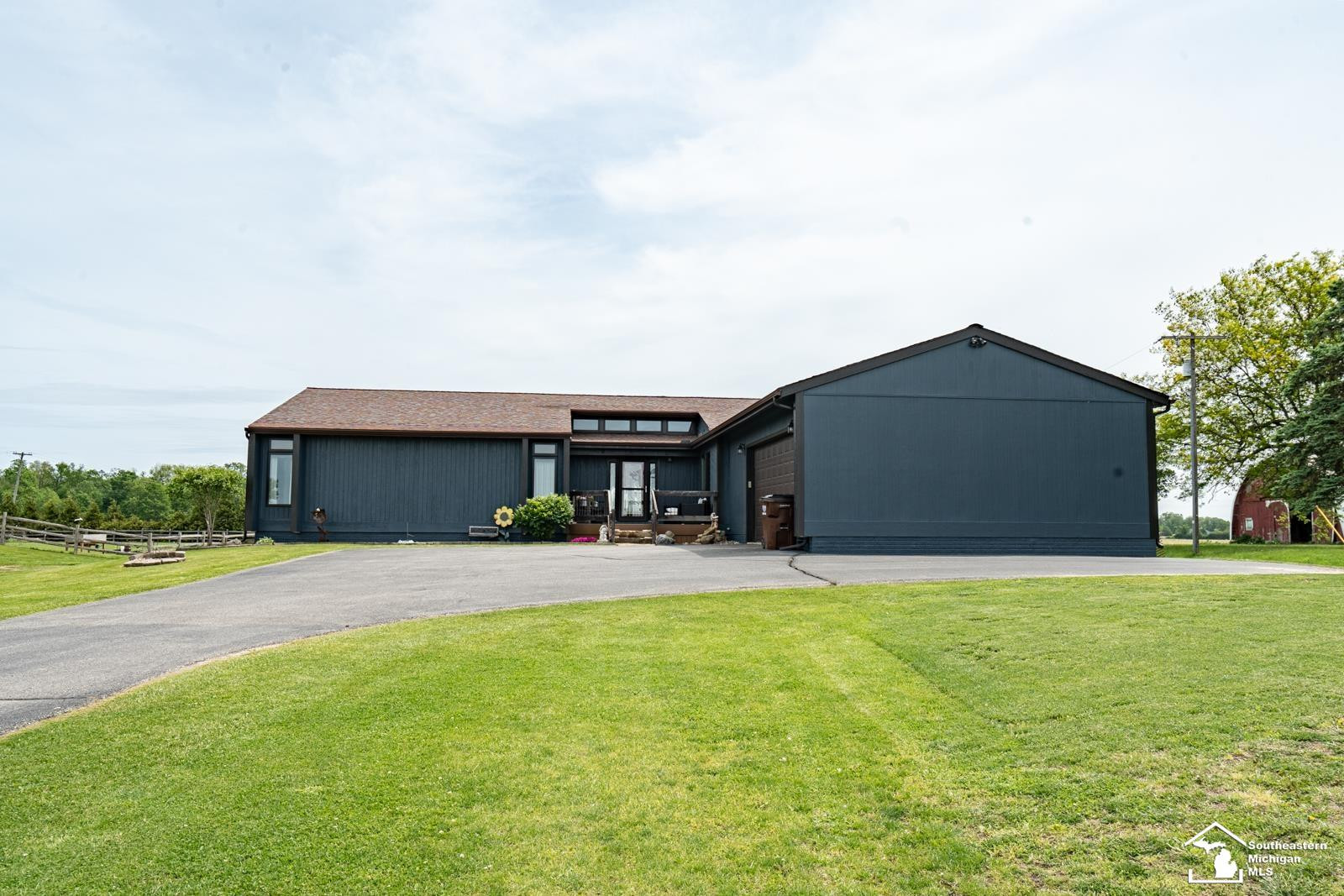7338 Turk Road, MI 49267