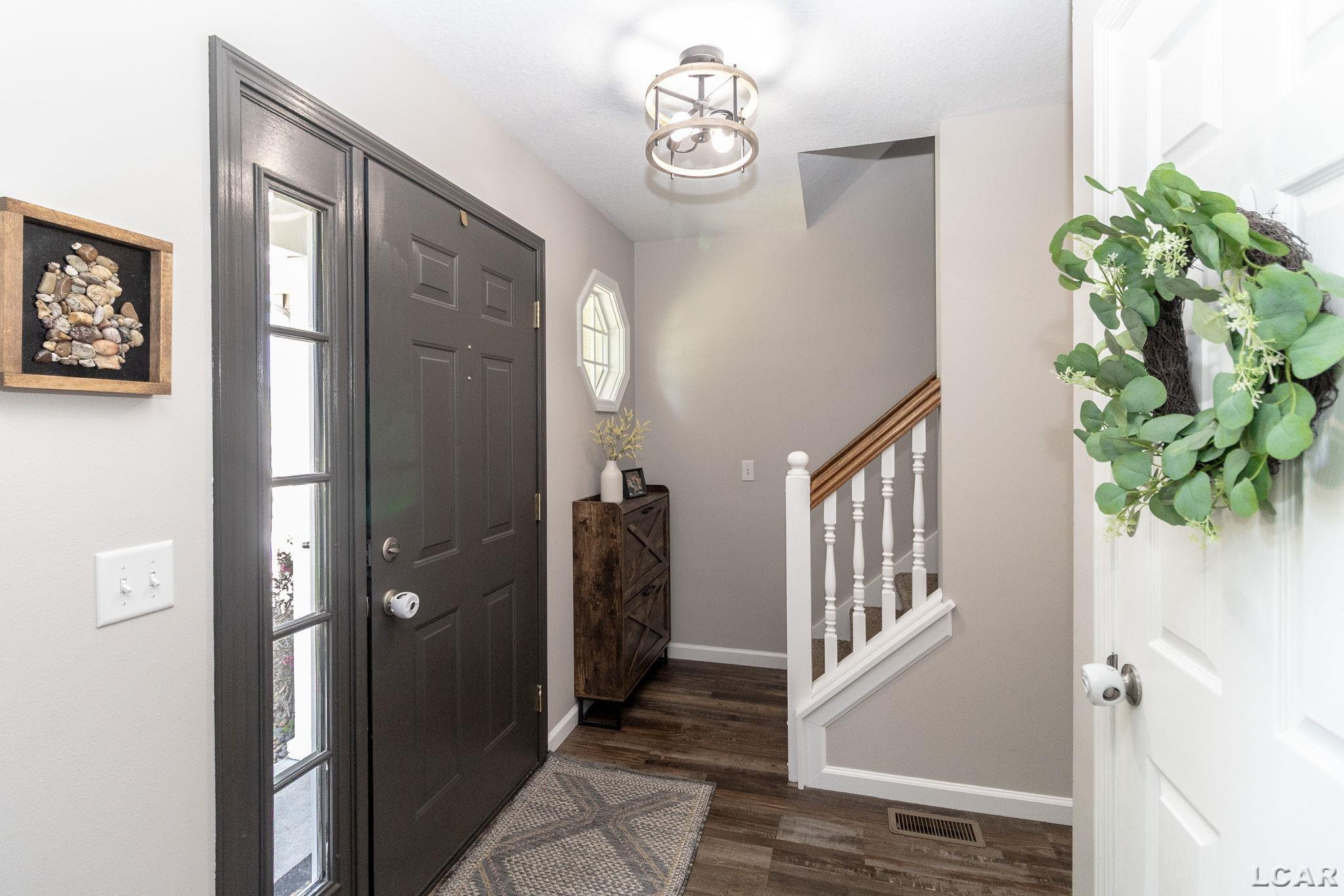 9068 Village Meadows Drive, Temperance, MI 48182 — Photo 4