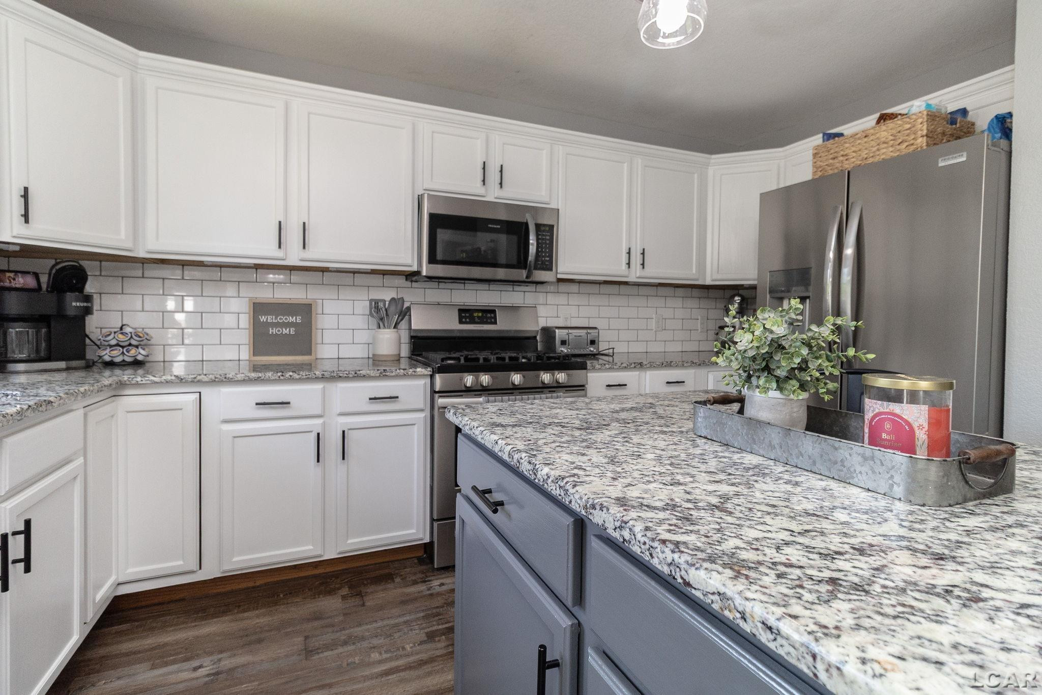 9068 Village Meadows Drive, Temperance, MI 48182 — Photo 12