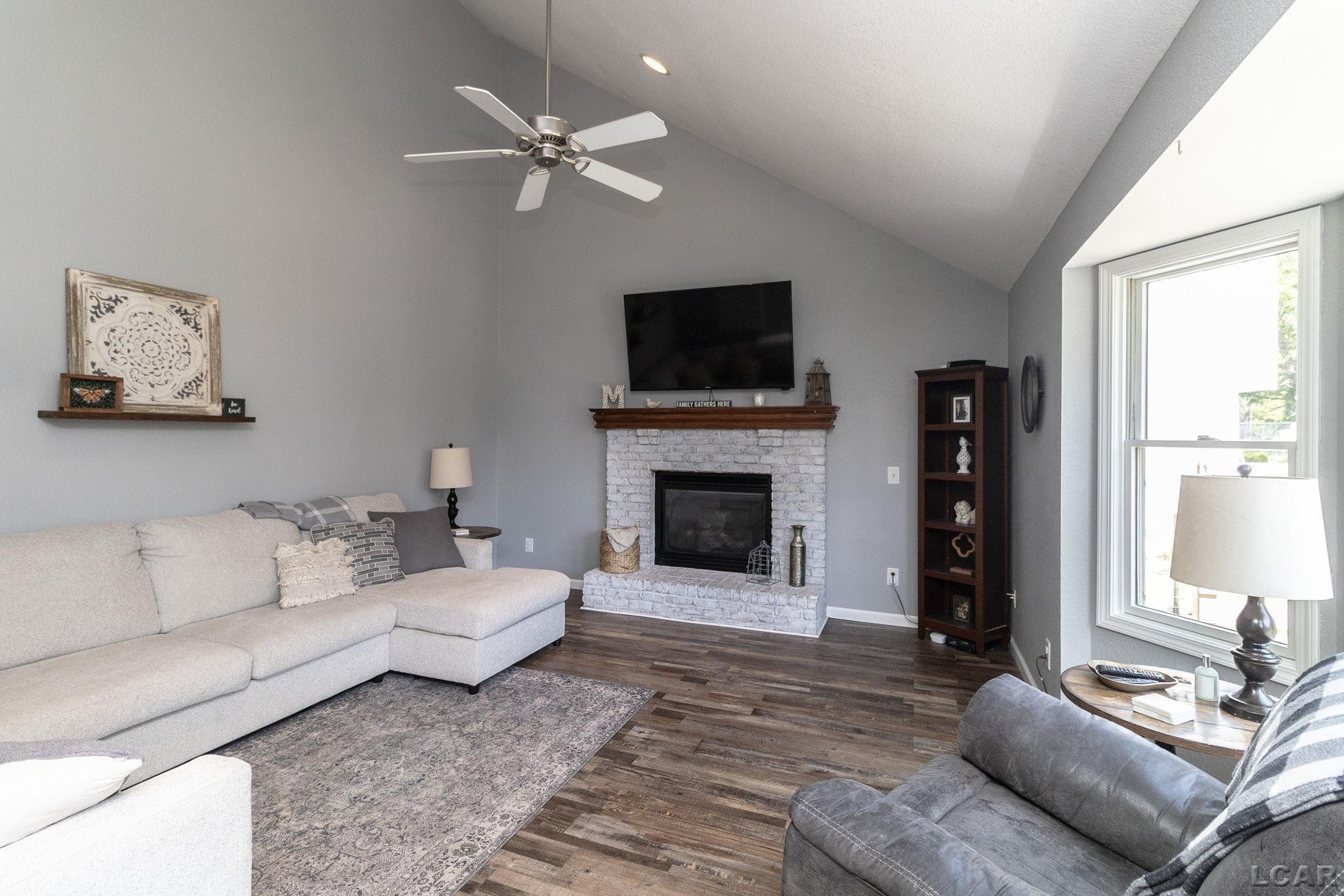 9068 Village Meadows Drive, Temperance, MI 48182 — Photo 17