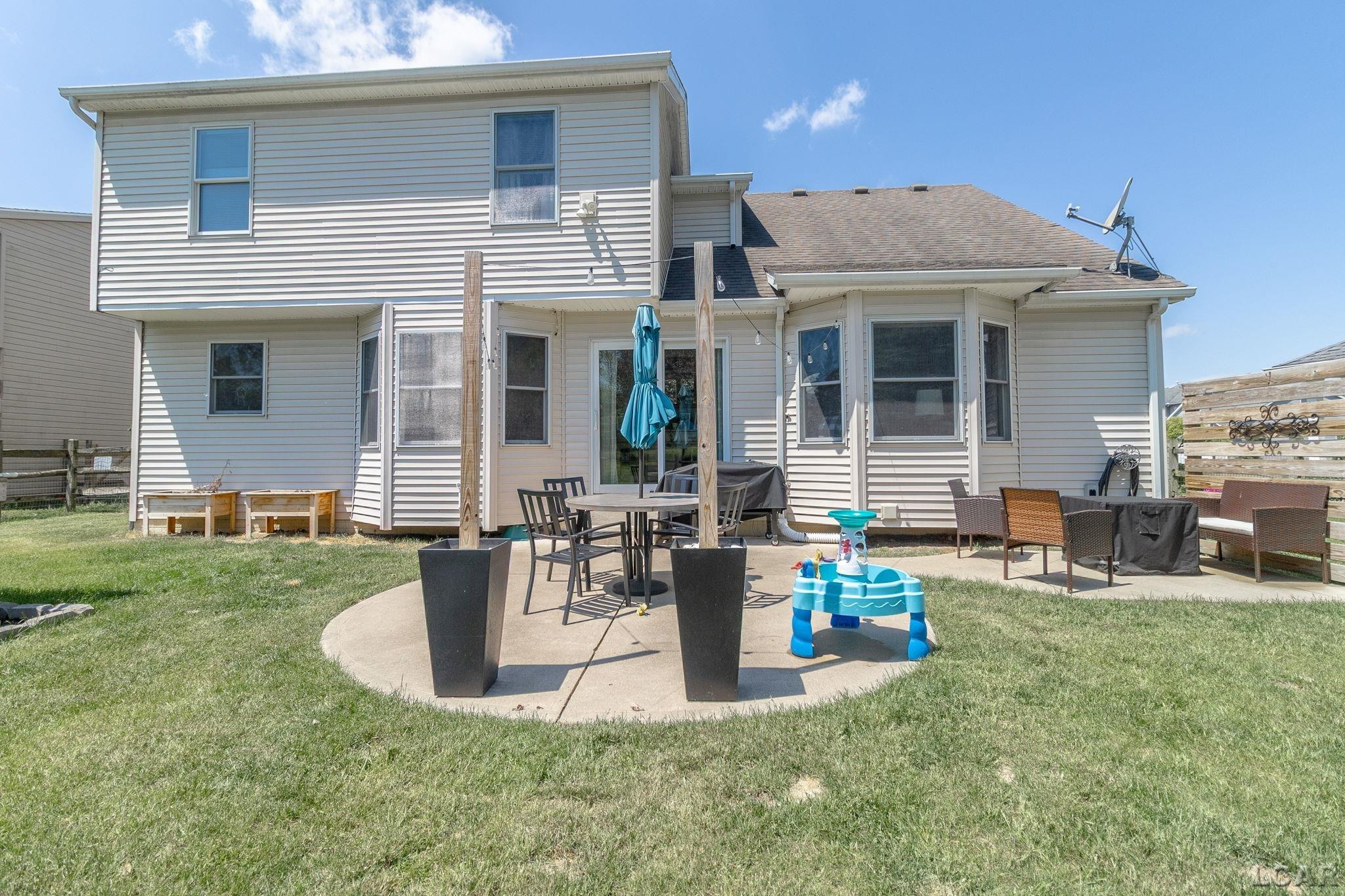 9068 Village Meadows Drive, Temperance, MI 48182 — Photo 38