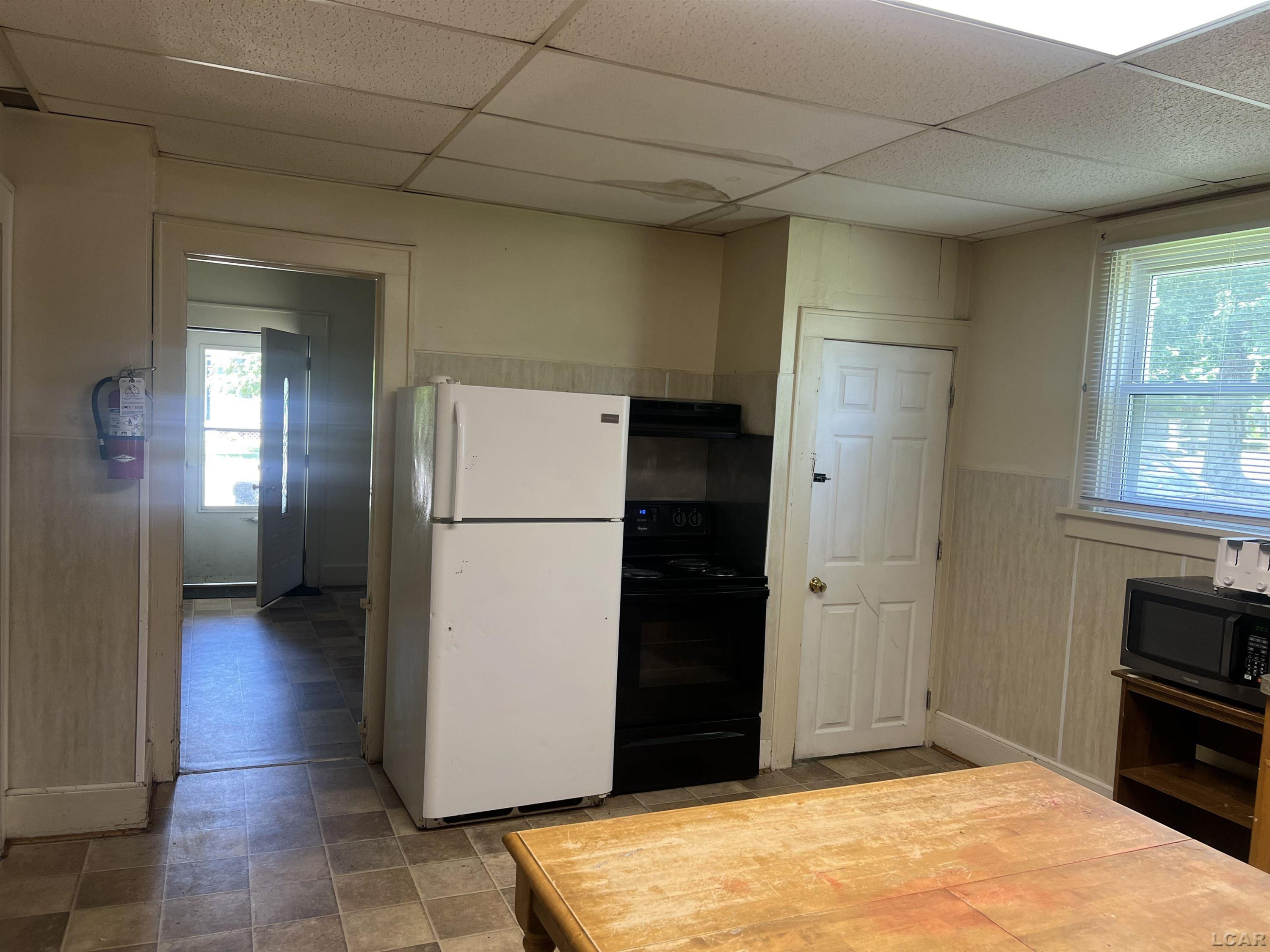 408 Toledo Street, Adrian, MI 49221 — Photo 13