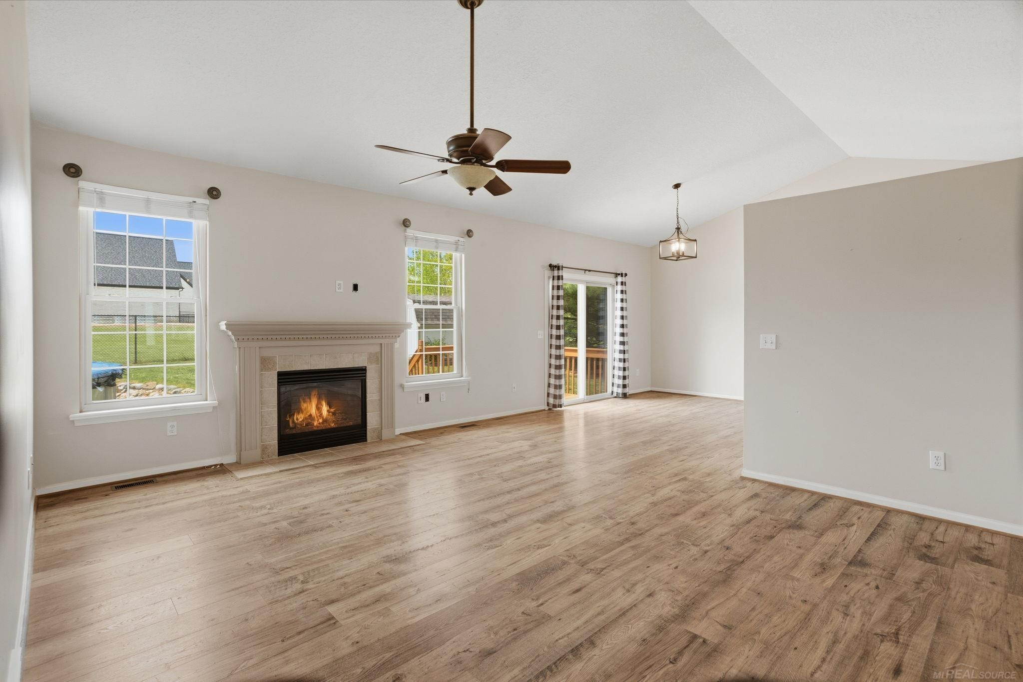 337 Courtneys Place, Lapeer, MI 48446 — Photo 3