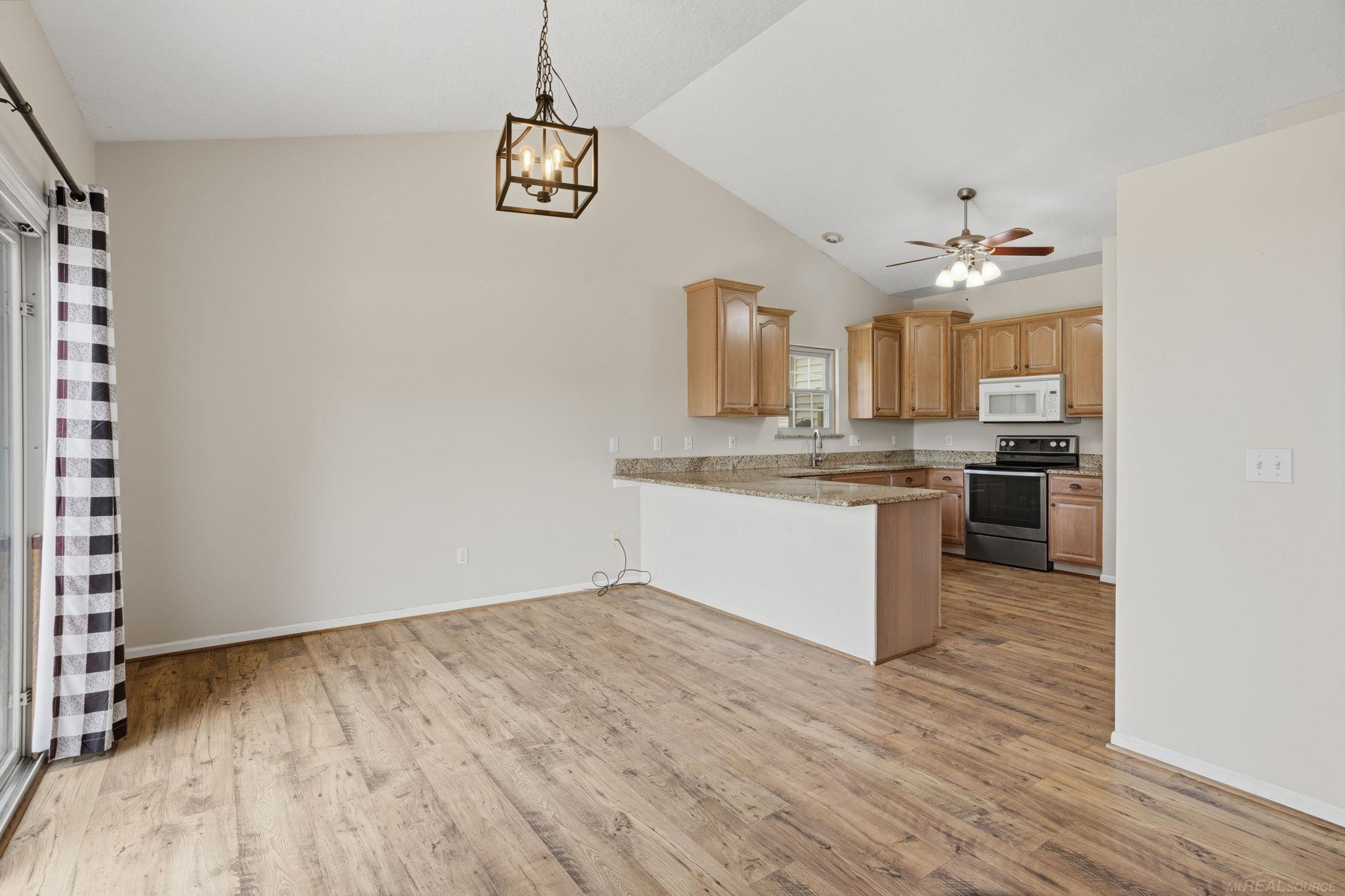 337 Courtneys Place, Lapeer, MI 48446 — Photo 7