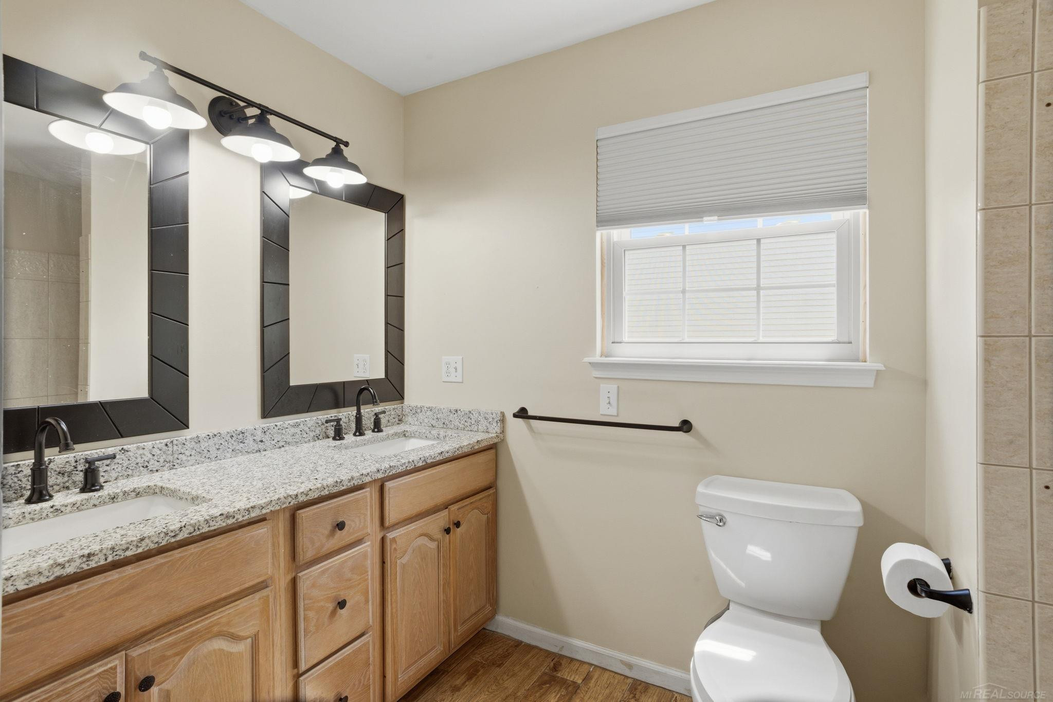 337 Courtneys Place, Lapeer, MI 48446 — Photo 10