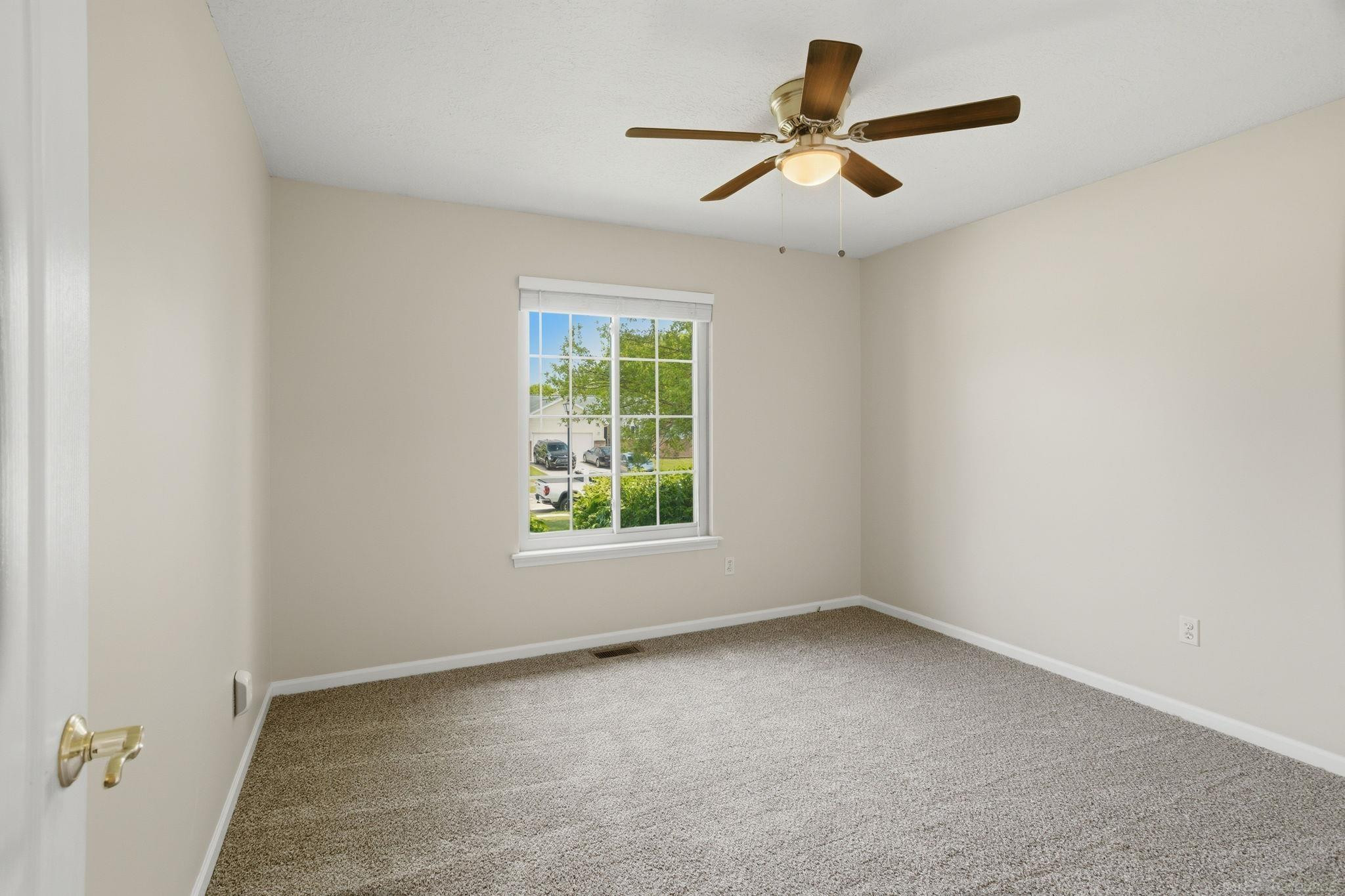 337 Courtneys Place, Lapeer, MI 48446 — Photo 11
