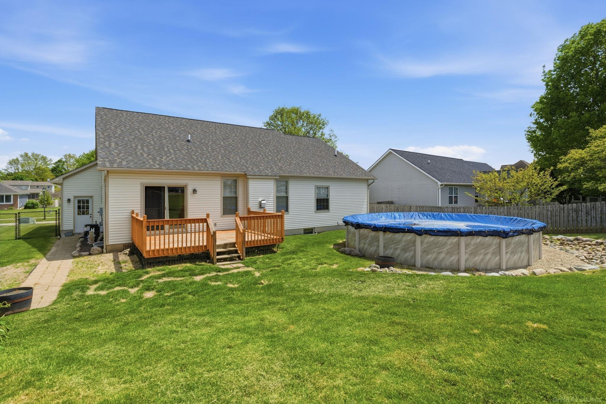 337 Courtneys Place, Lapeer, MI 48446 — Photo 21