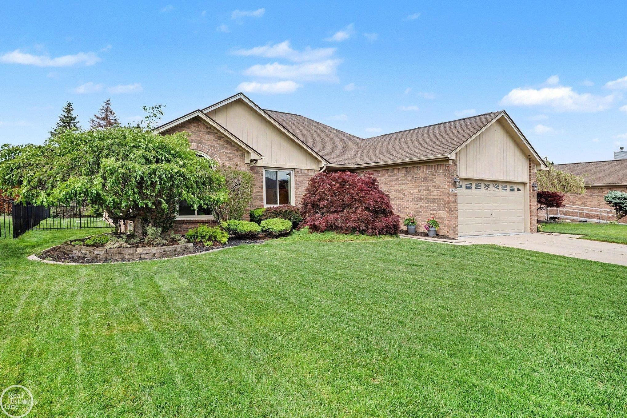 19319 Weathervane Drive, Macomb, MI 48044 — Photo 3