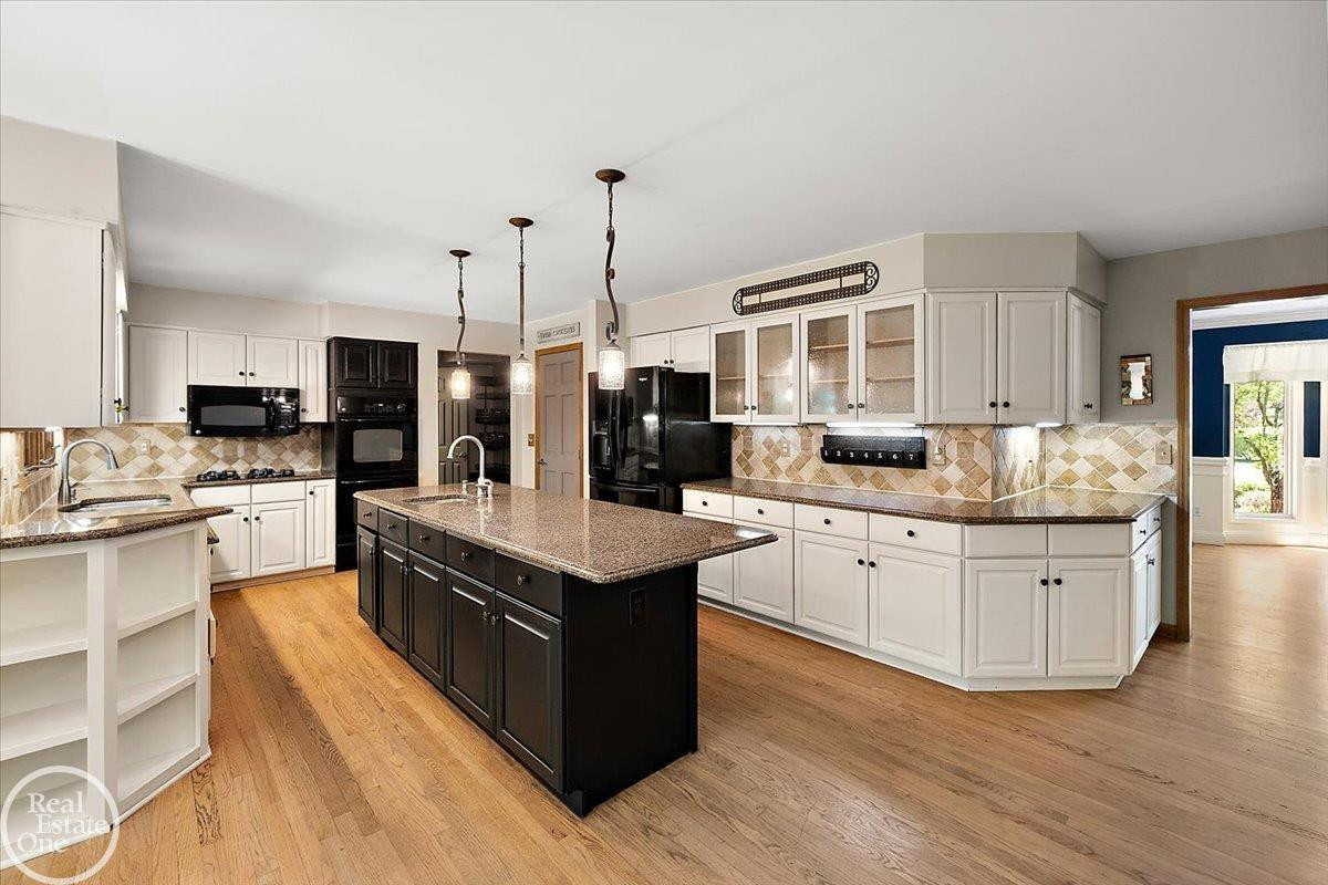 53291 Shanelle Lane, Shelby Twp, MI 48315 — Photo 15