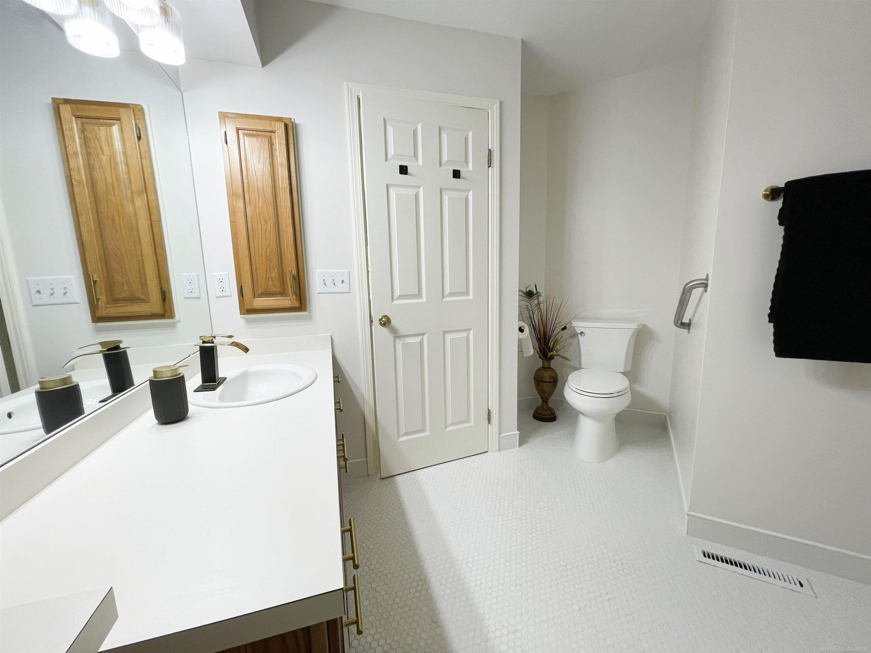 3 Slatestone Drive, Saginaw, MI 48603 — Photo 17