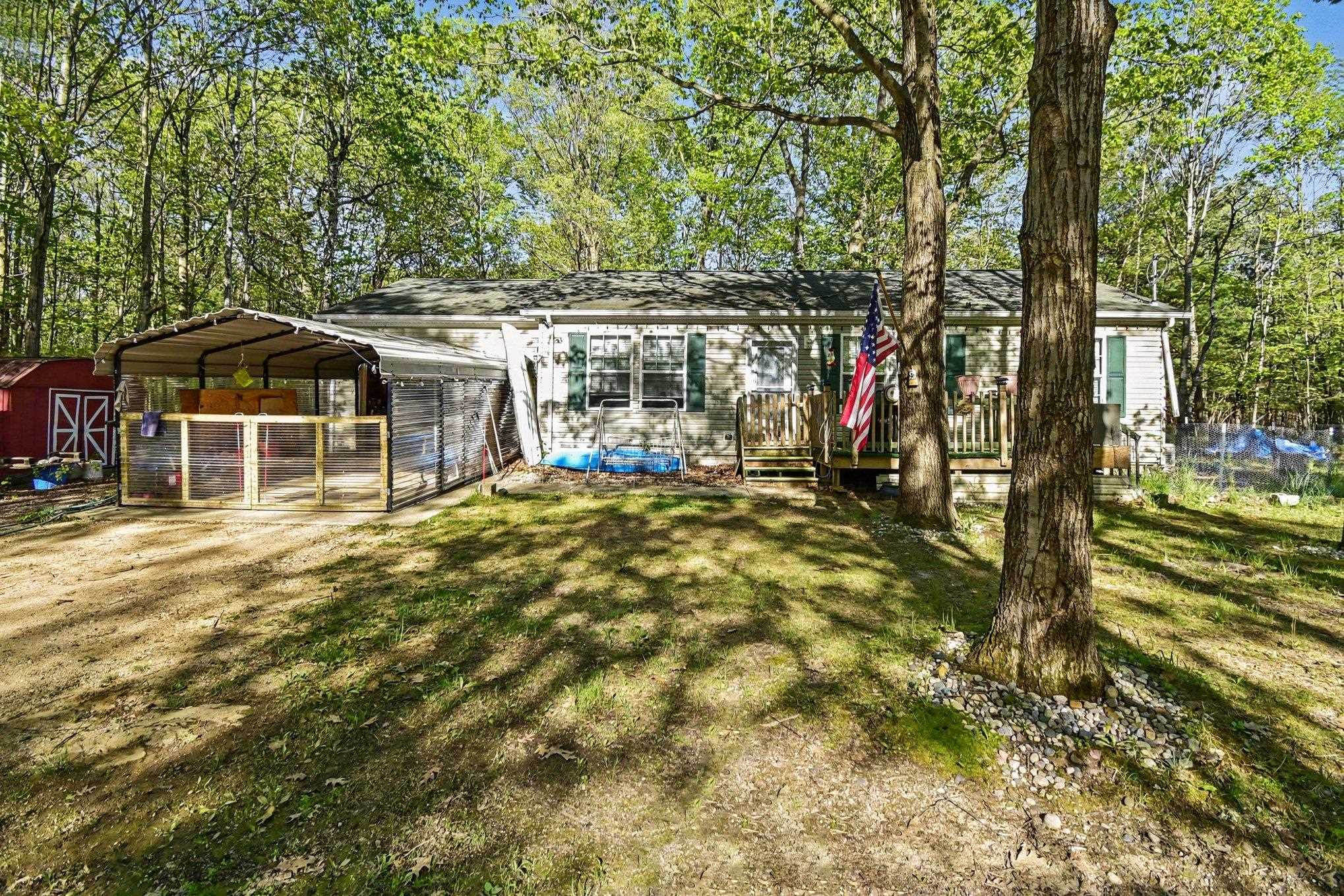2738 Lakeshore Drive, Gladwin, MI 48624 — Photo 2