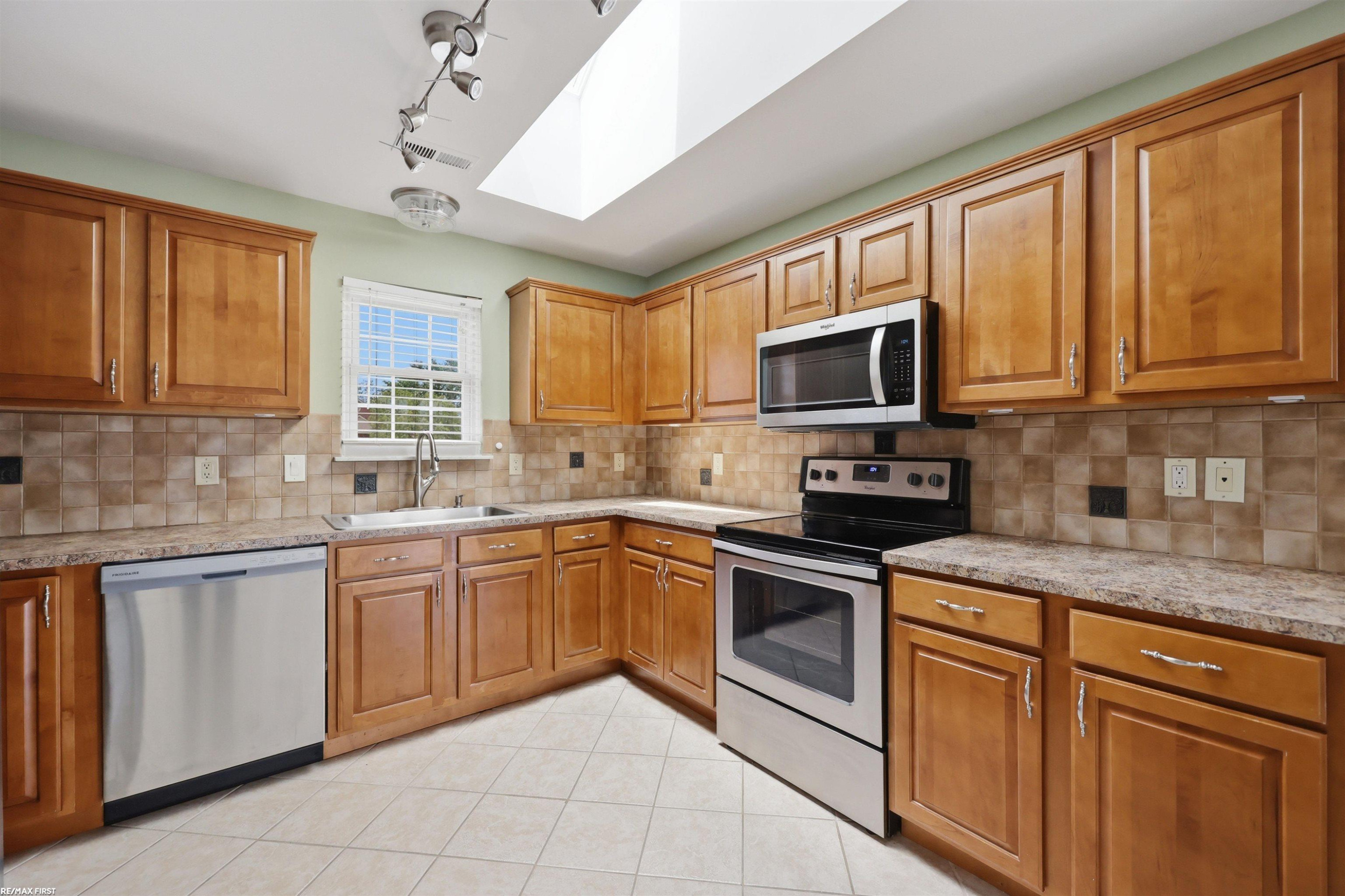 45653 Gable Drive, Macomb, MI 48044 — Photo 11