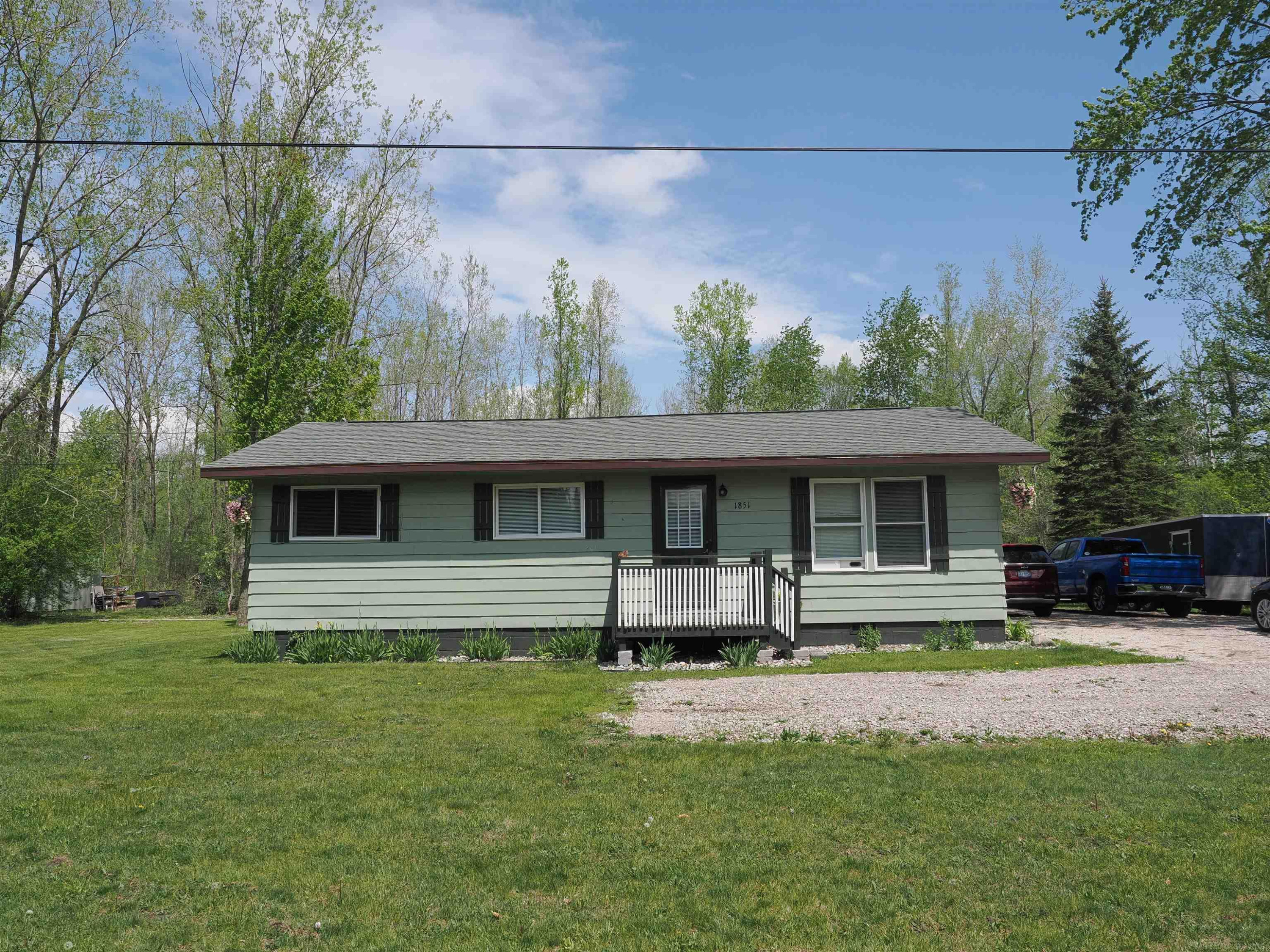1851 E Erickson Road, Pinconning, MI 48650 — Photo 2