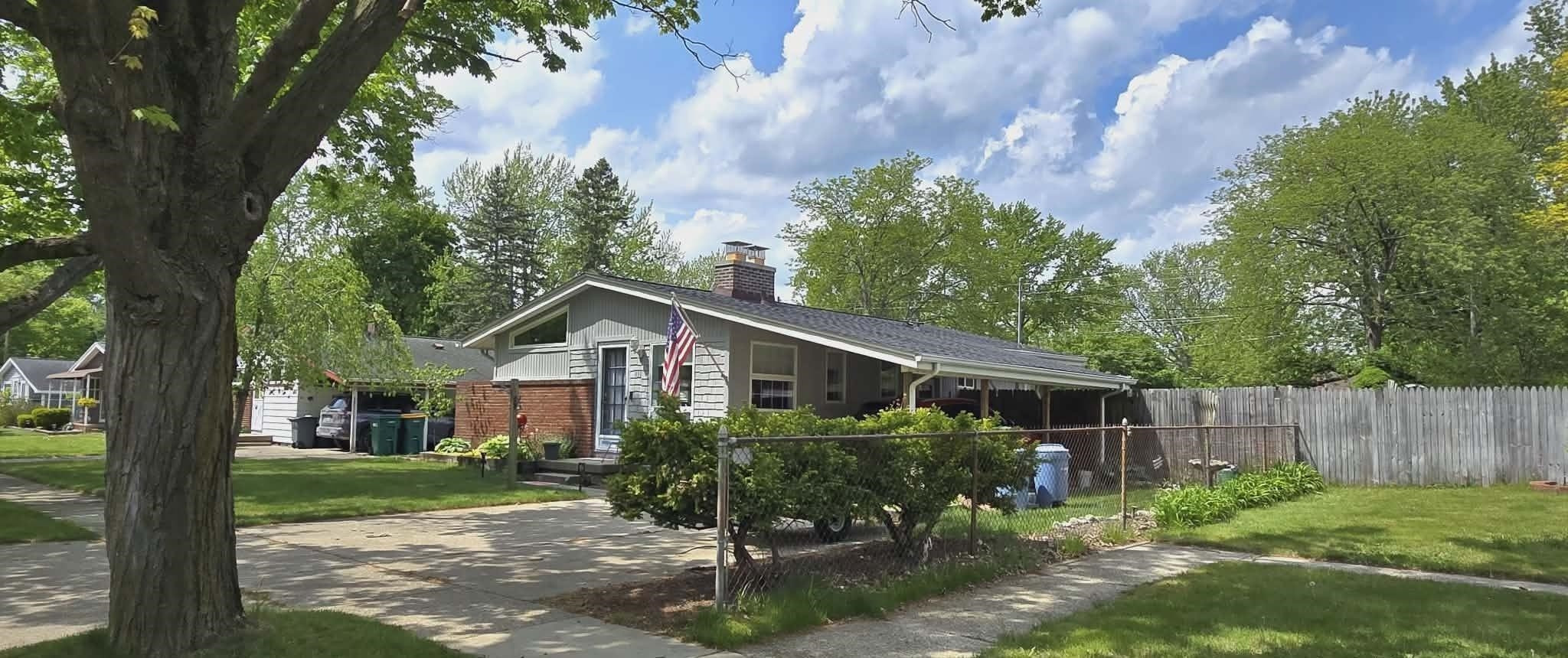 811 Thomas Street, Flushing, MI 48433 — front exterior