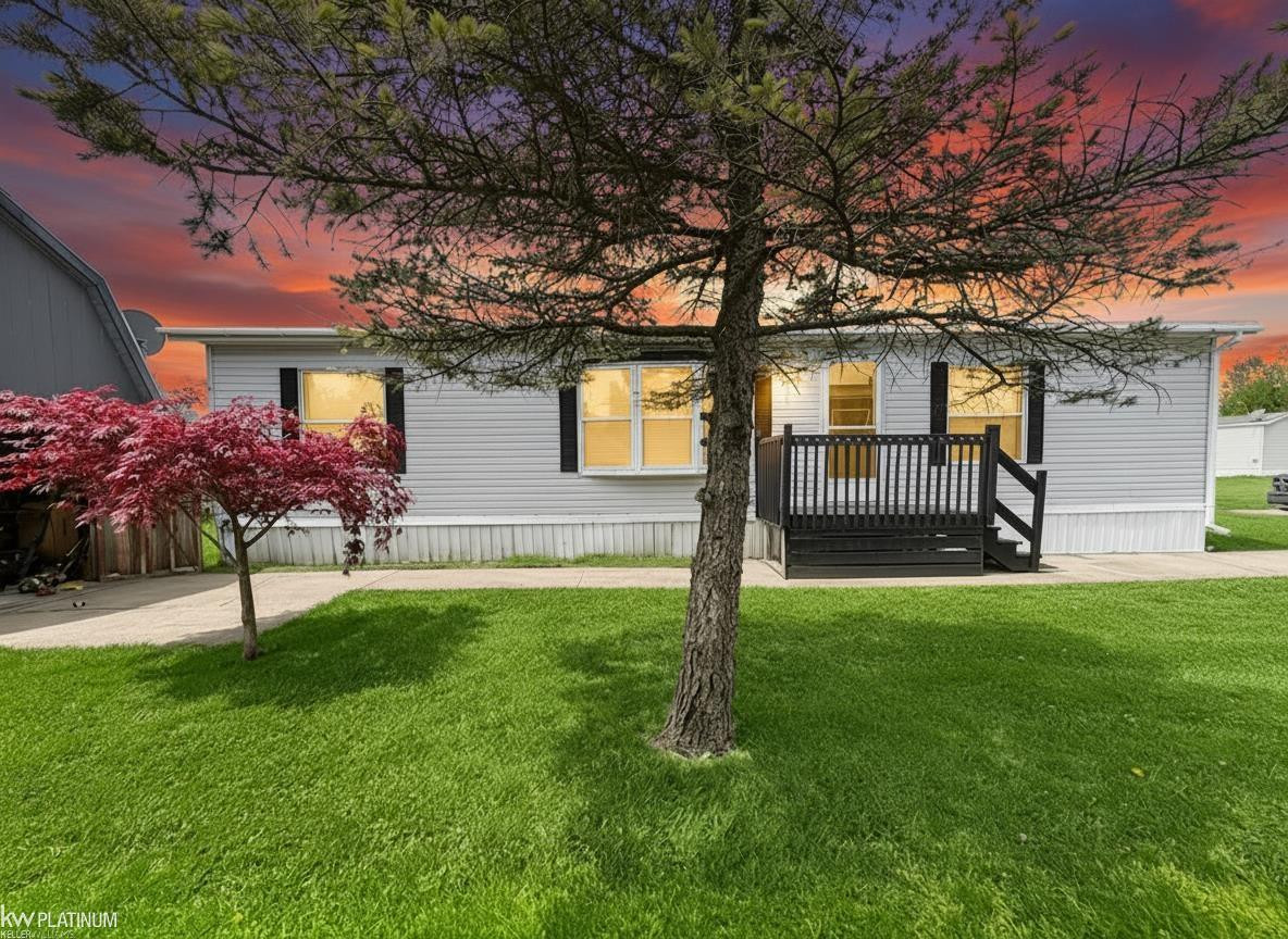 12370 Saint James Court, MI 48065