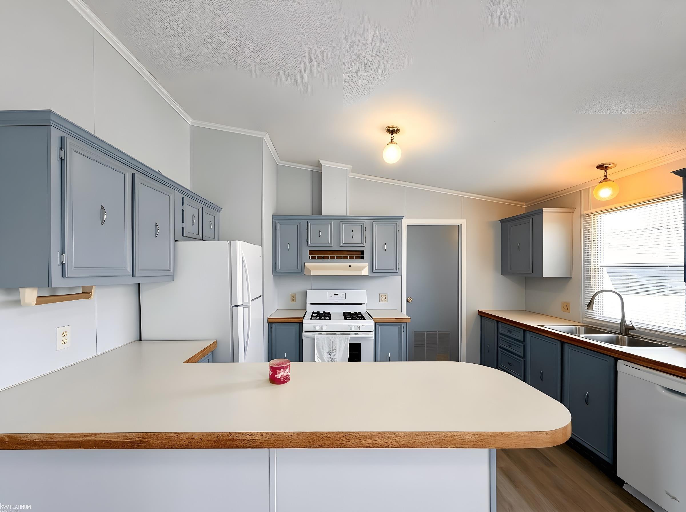 12370 Saint James Court, MI 48065 — Photo 6