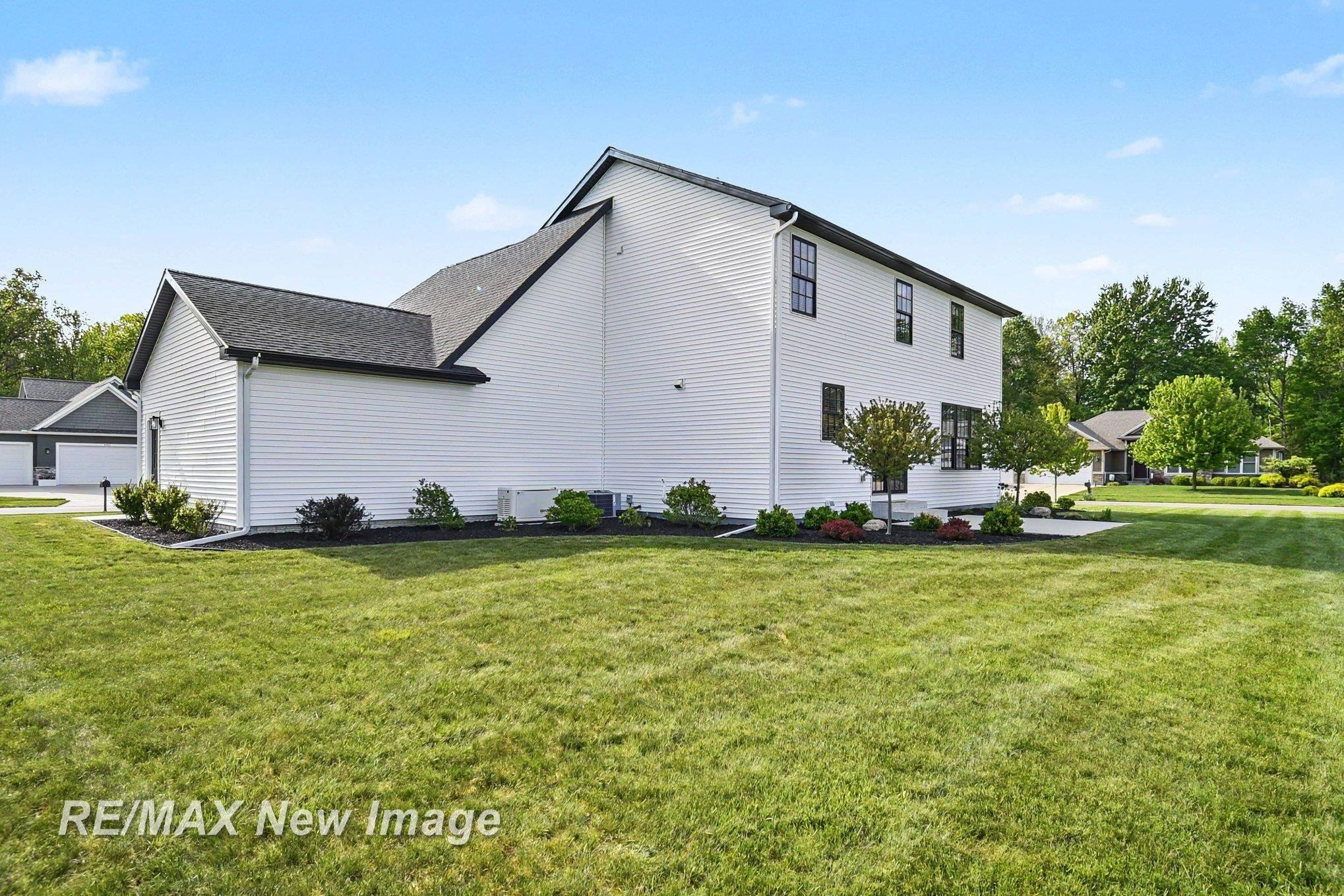 5412 Red Tail Lane, Midland, MI 48642 — Photo 40