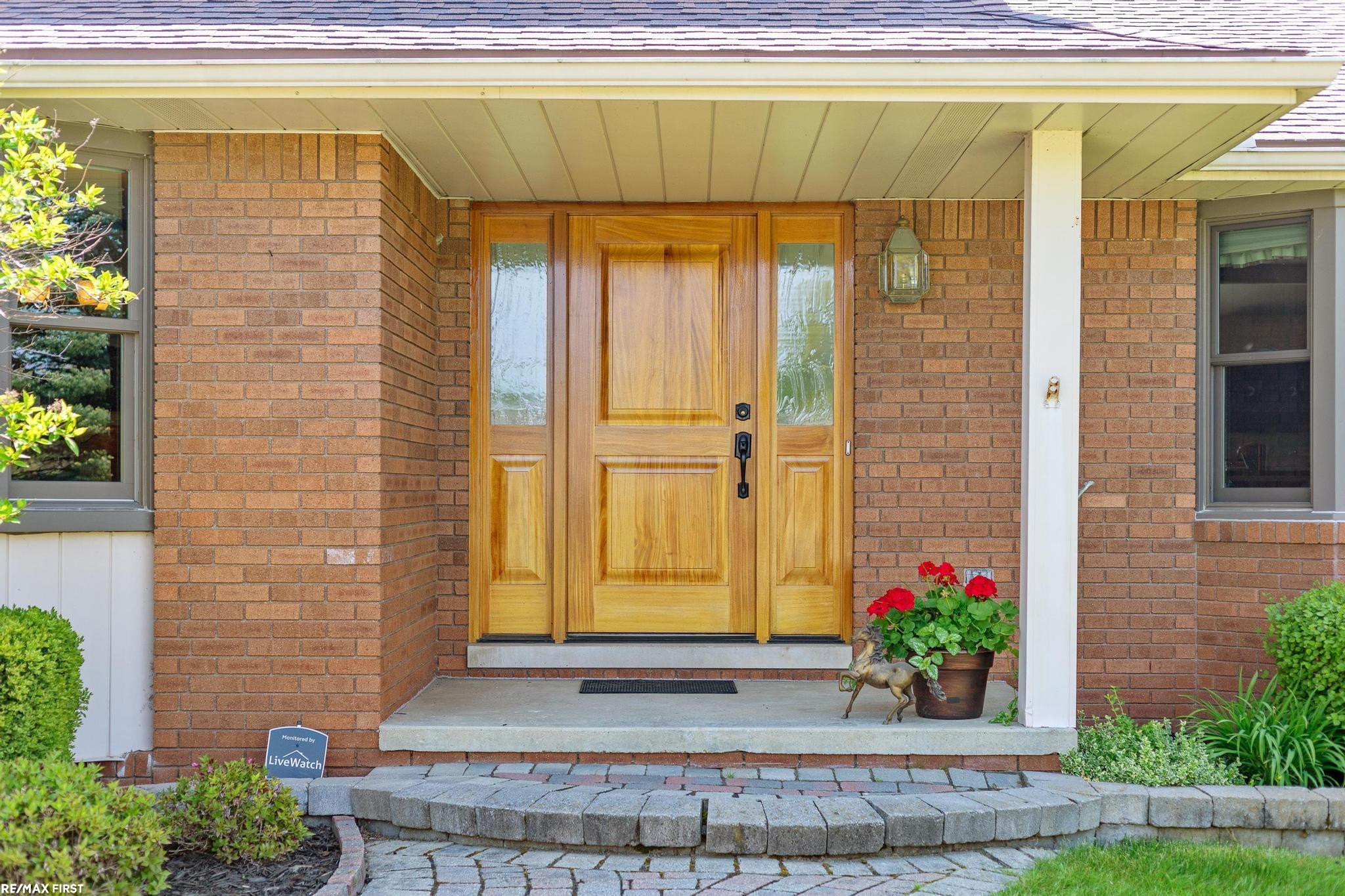 49708 Nautical Drive, Chesterfield, MI 48047 — Photo 4