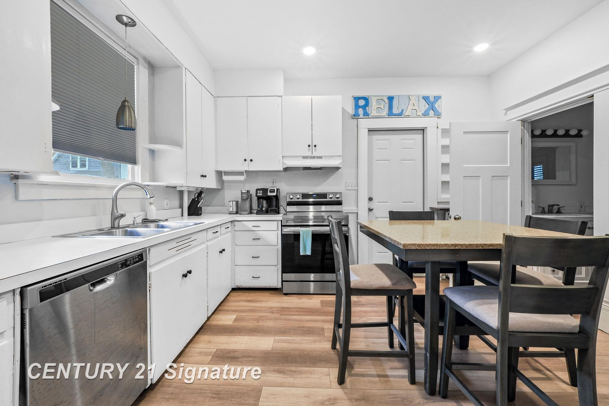 607 W Front Street, Traverse City, MI 49684 — Photo 10