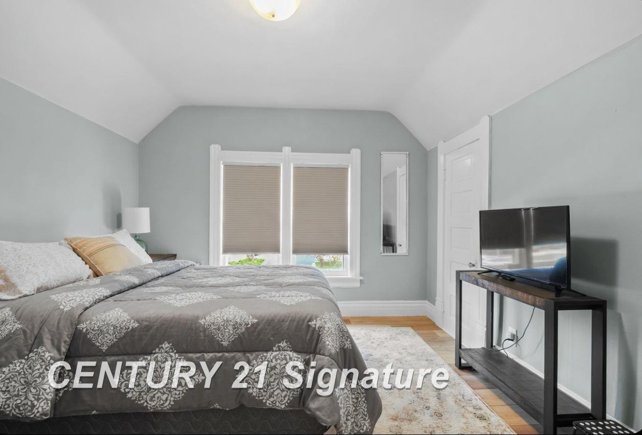 607 W Front Street, Traverse City, MI 49684 — Photo 26
