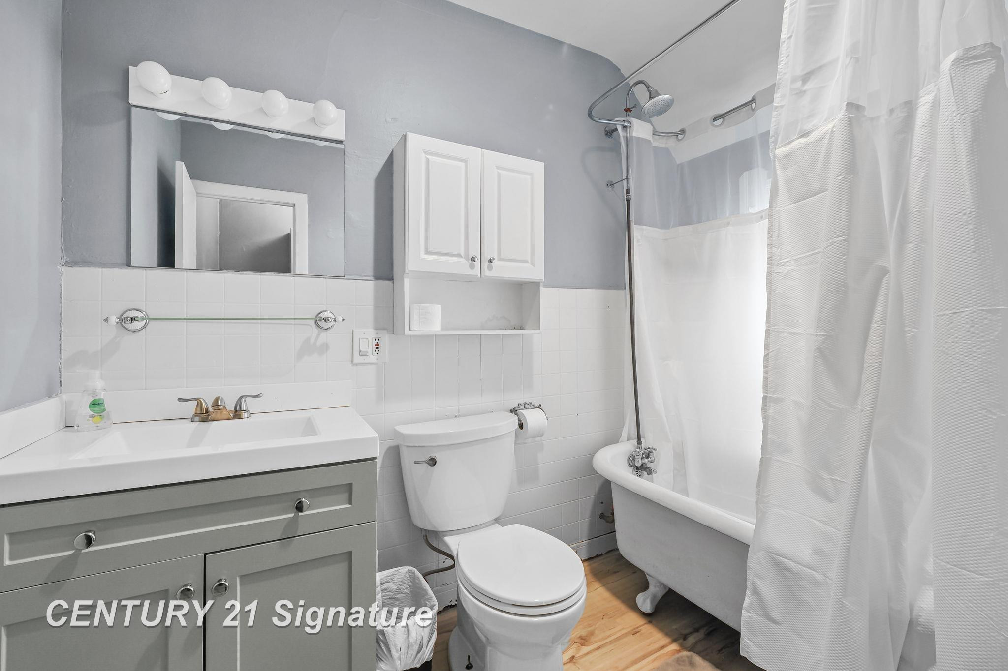 607 W Front Street, Traverse City, MI 49684 — Photo 30