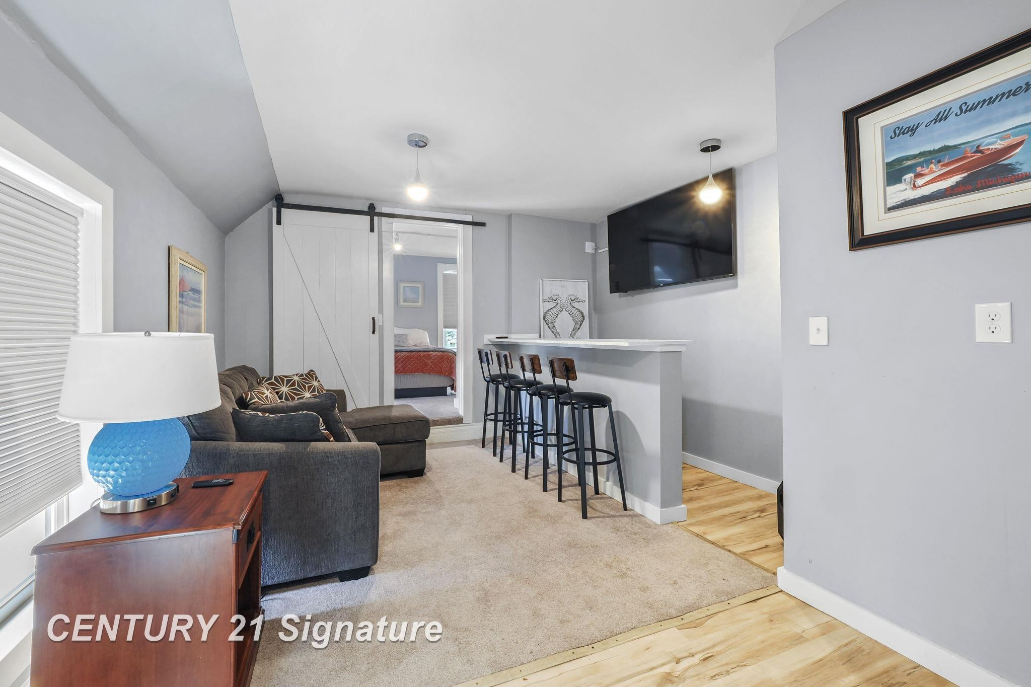 607 W Front Street, Traverse City, MI 49684 — Photo 38