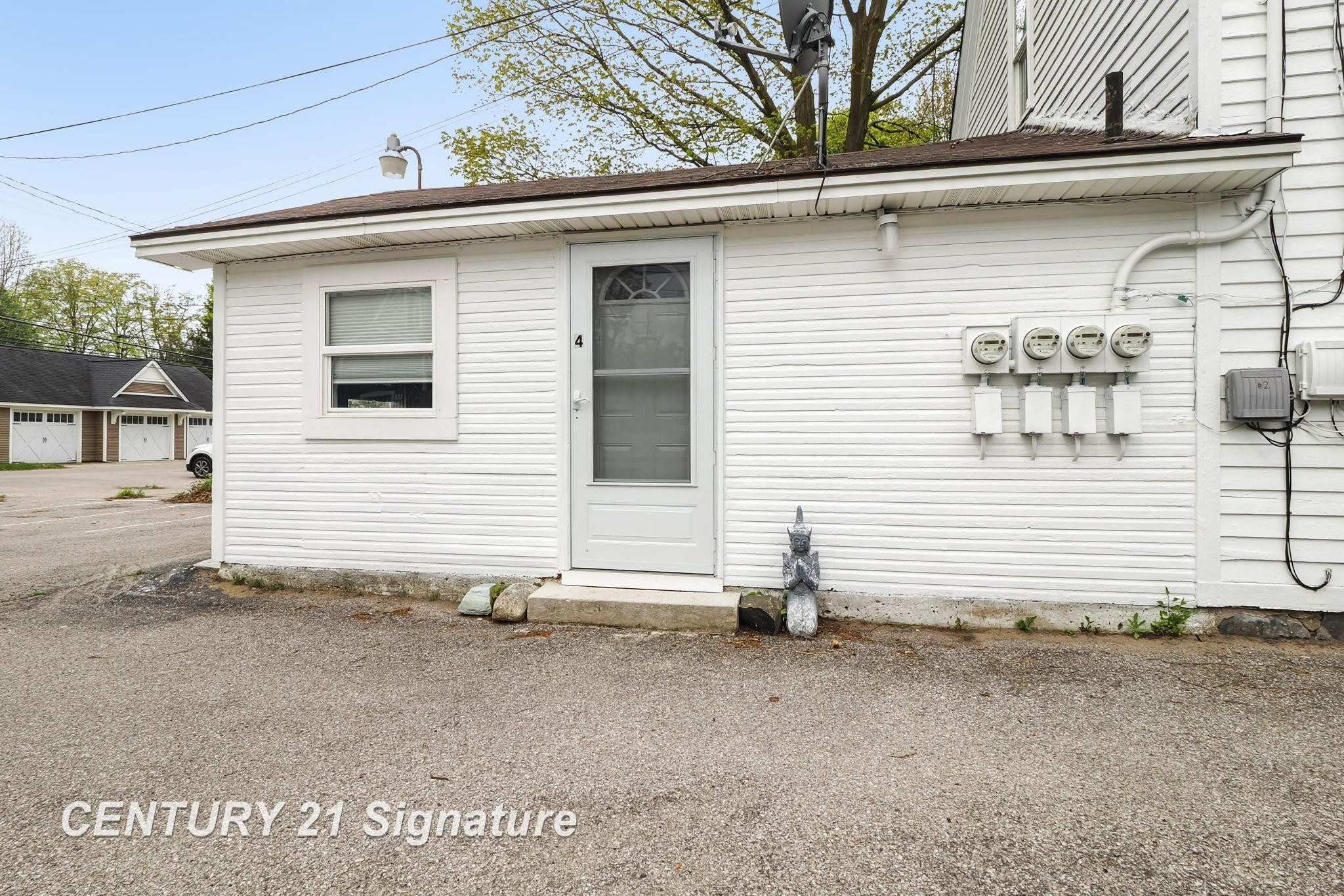 607 W Front Street, Traverse City, MI 49684 — Photo 43