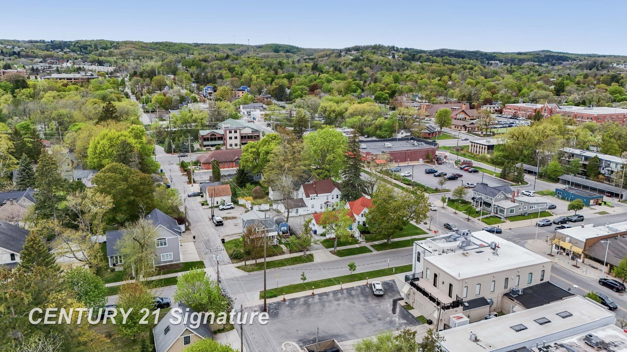 607 W Front Street, Traverse City, MI 49684 — Photo 45
