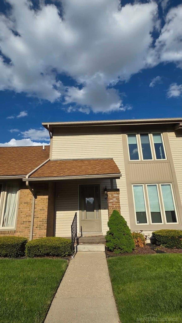 60 Willow Way Drive, Waterford, MI 48328 — front exterior