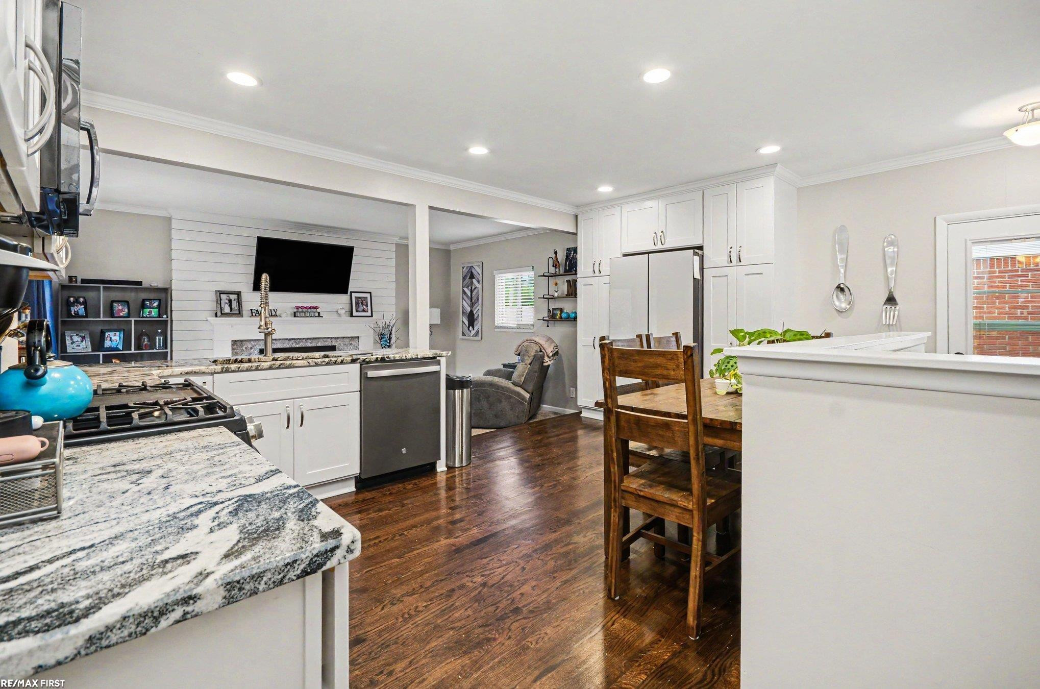 8124 Independence Drive, Sterling Heights, MI 48313 — Photo 10