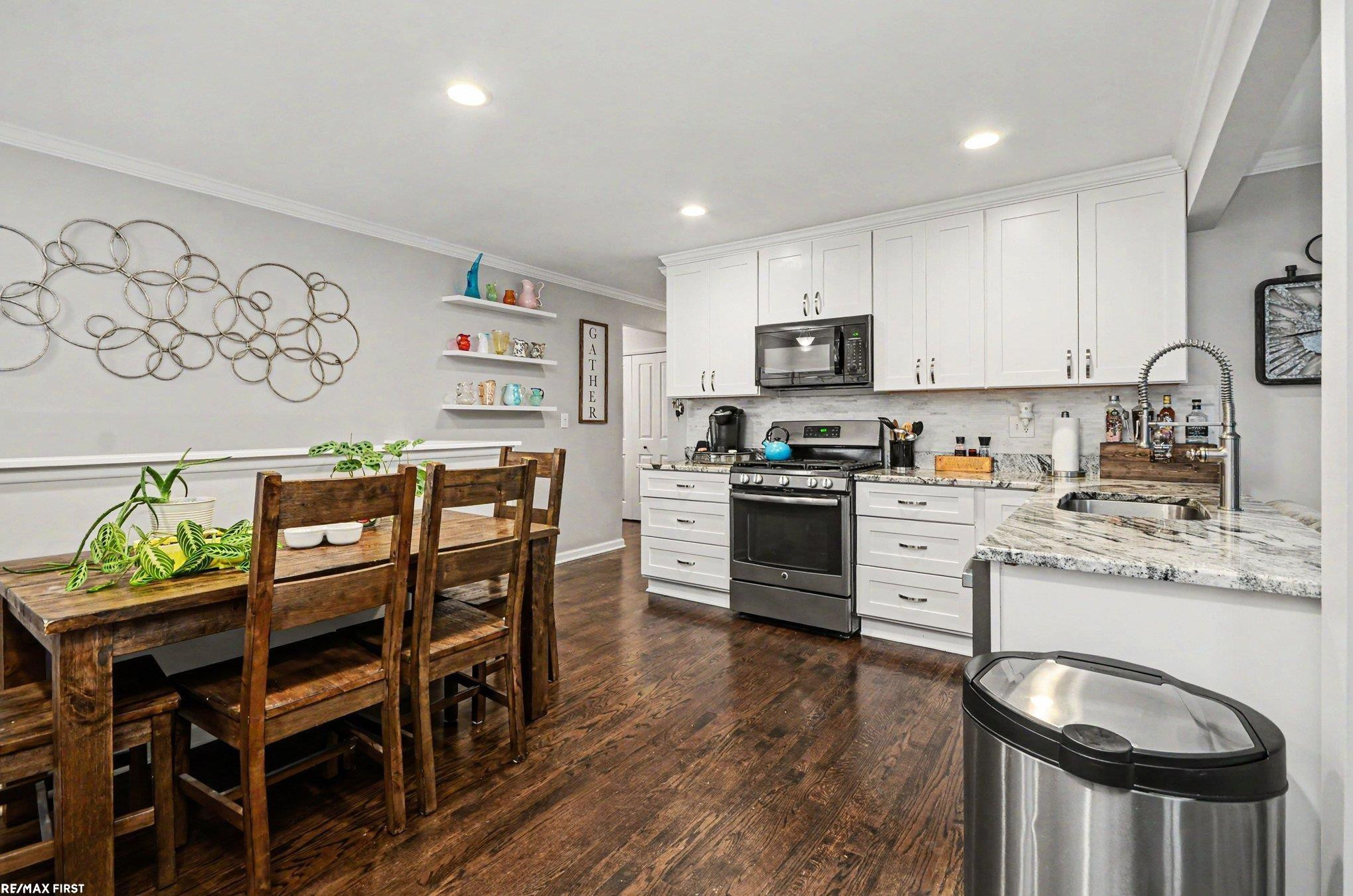8124 Independence Drive, Sterling Heights, MI 48313 — Photo 12