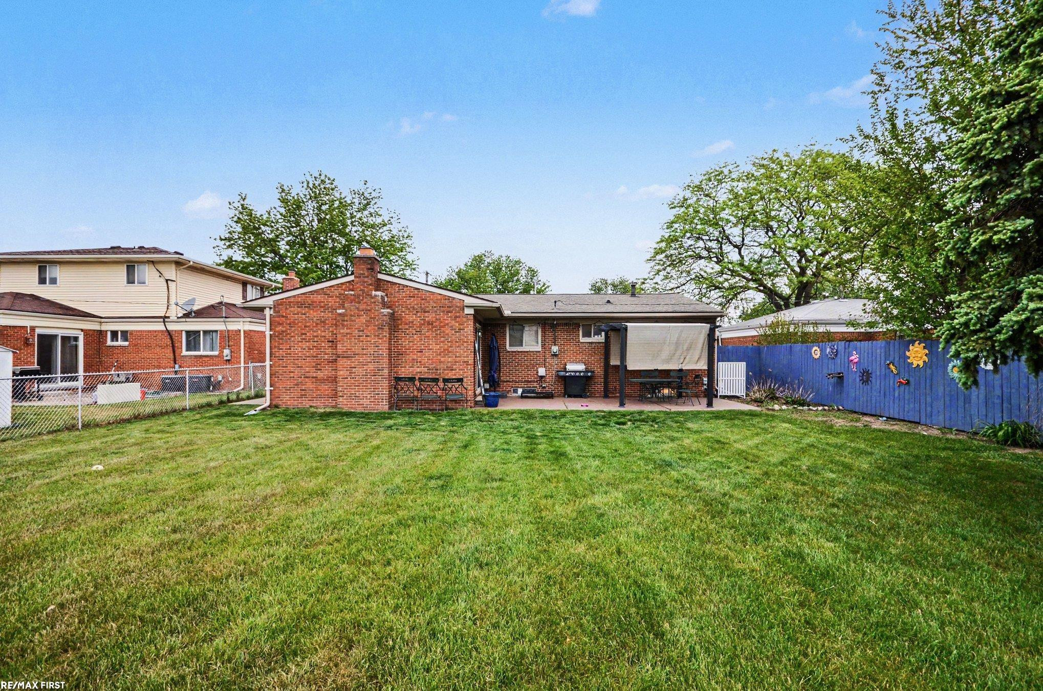 8124 Independence Drive, Sterling Heights, MI 48313 — Photo 24