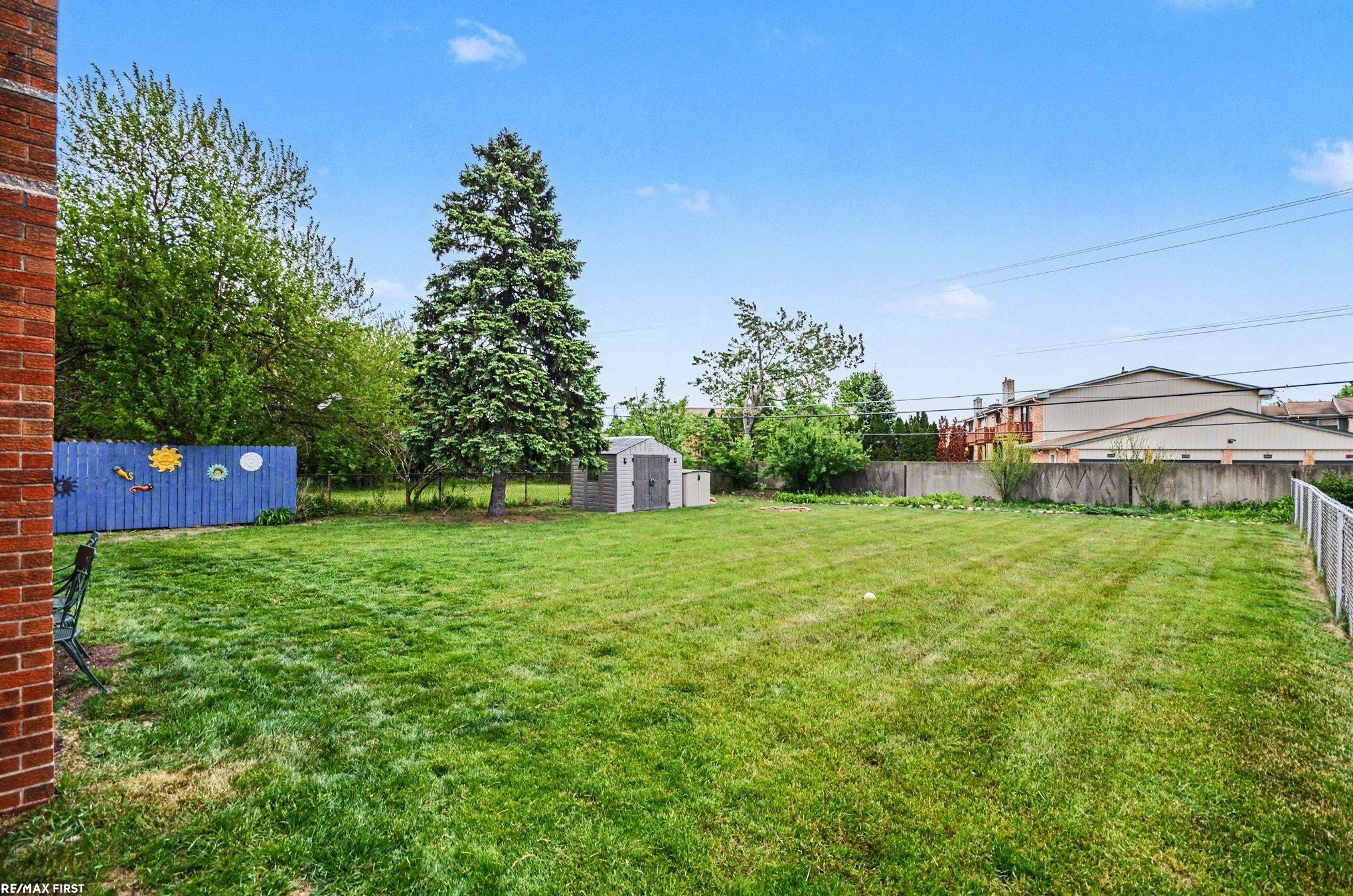 8124 Independence Drive, Sterling Heights, MI 48313 — Photo 27
