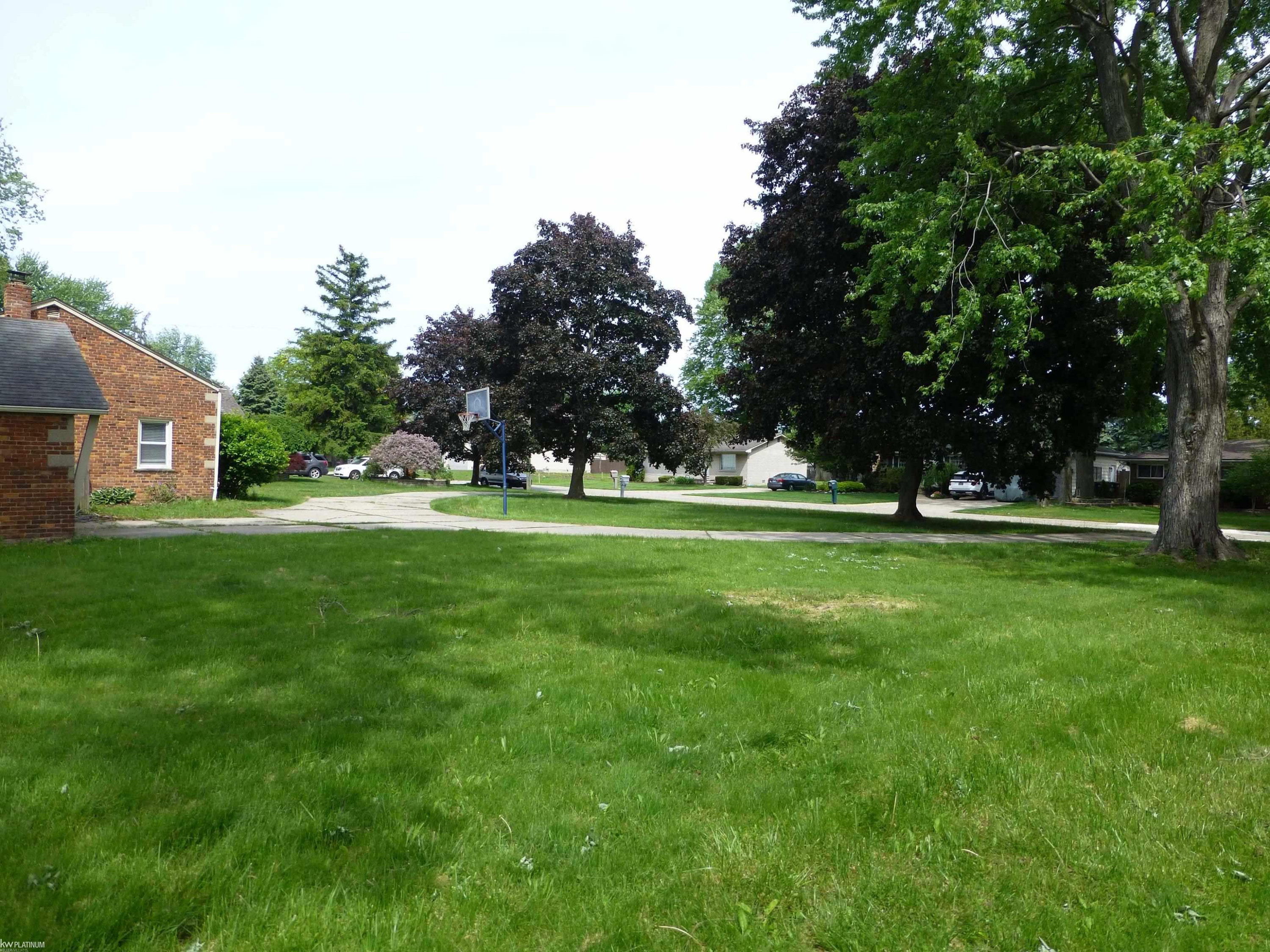 5544 Meadow View Street, Sterling Heights, MI 48310 — Photo 8