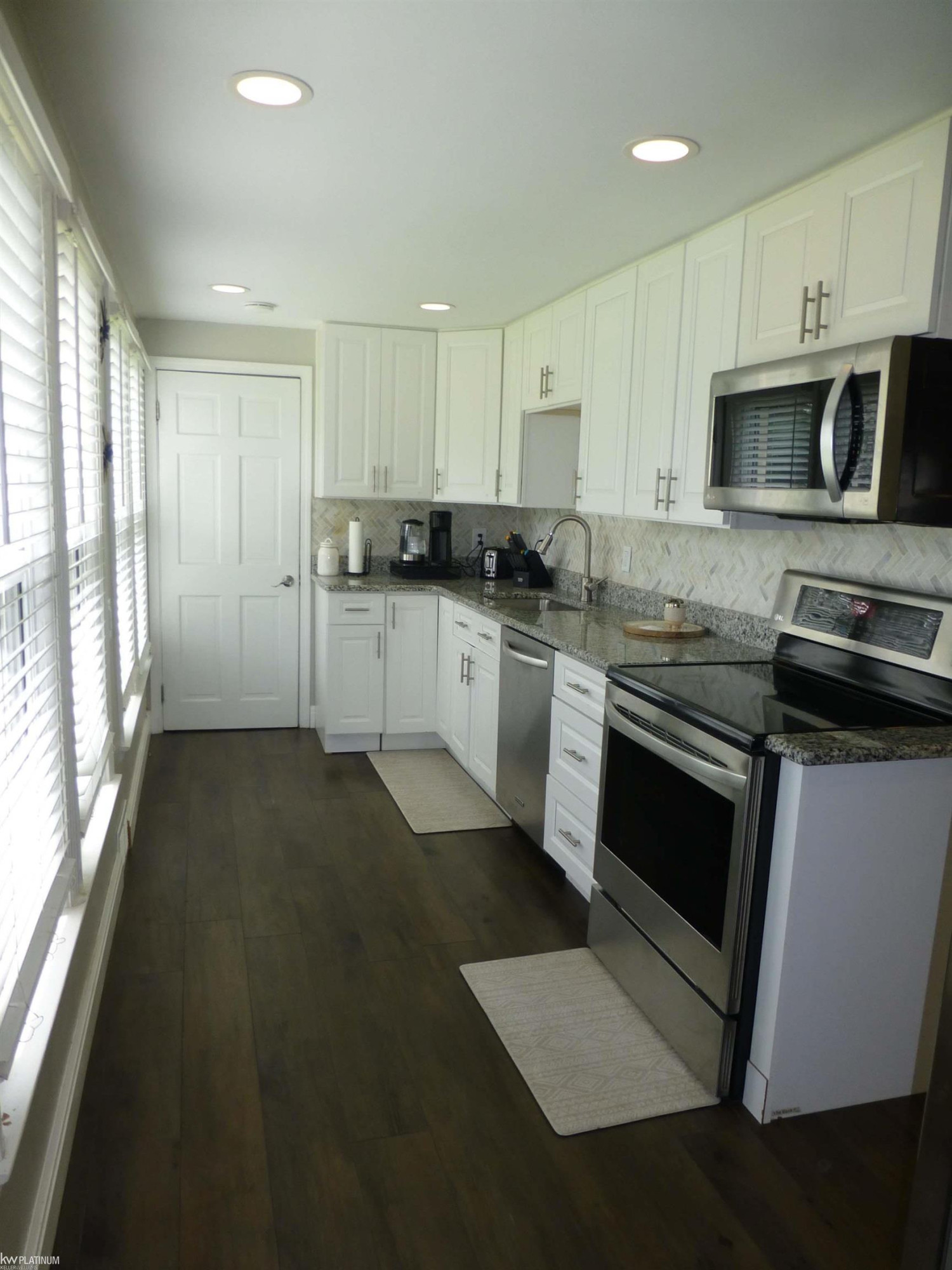 5544 Meadow View Street, Sterling Heights, MI 48310 — Photo 14