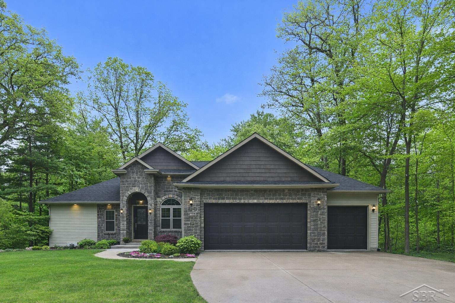 809 Rosewood Boulevard, Midland, MI 48640