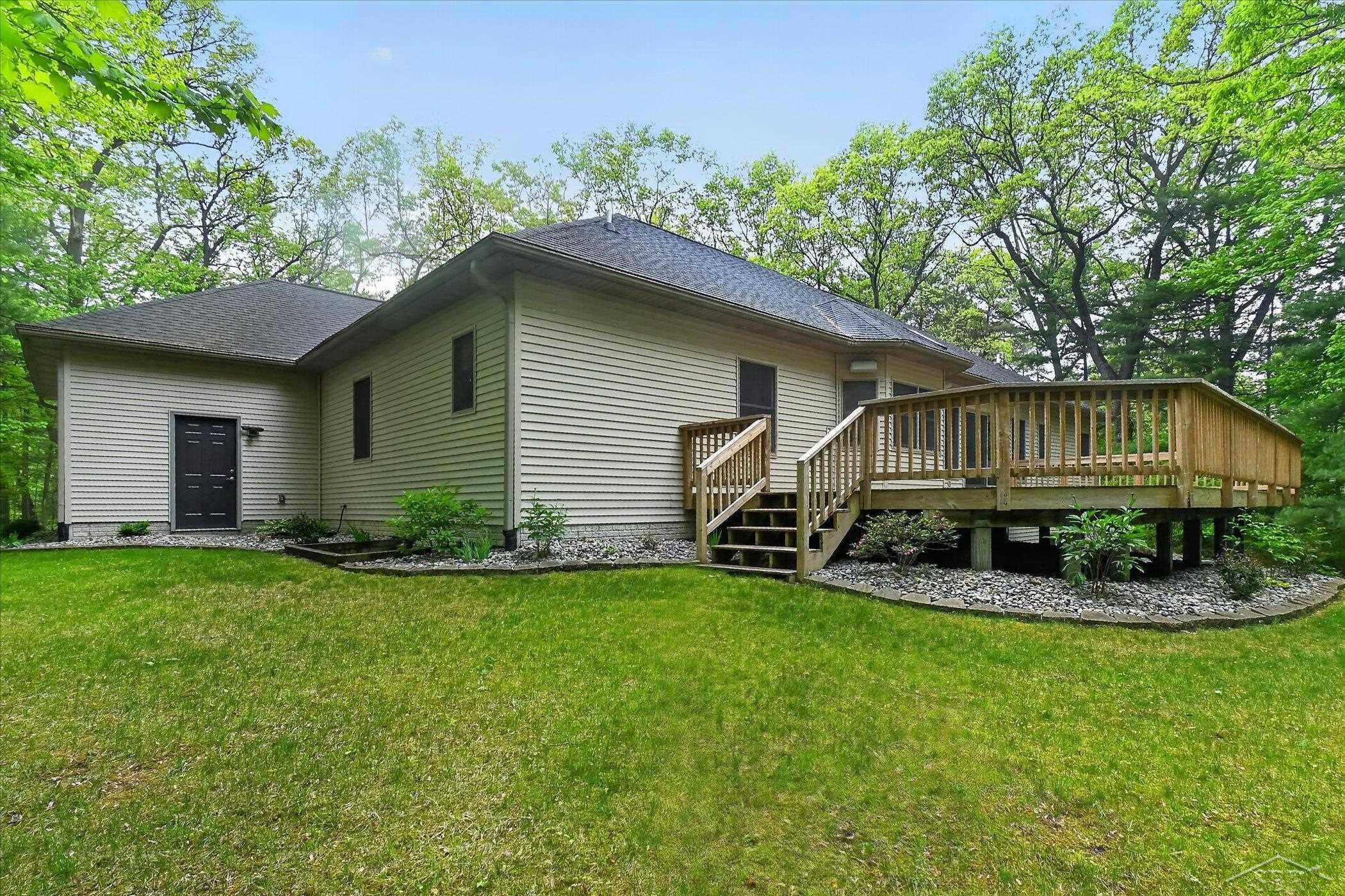 809 Rosewood Boulevard, Midland, MI 48640 — Photo 44