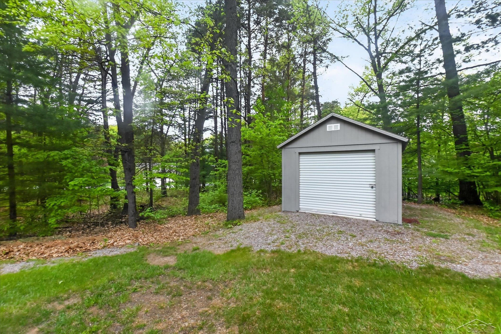 809 Rosewood Boulevard, Midland, MI 48640 — Photo 49