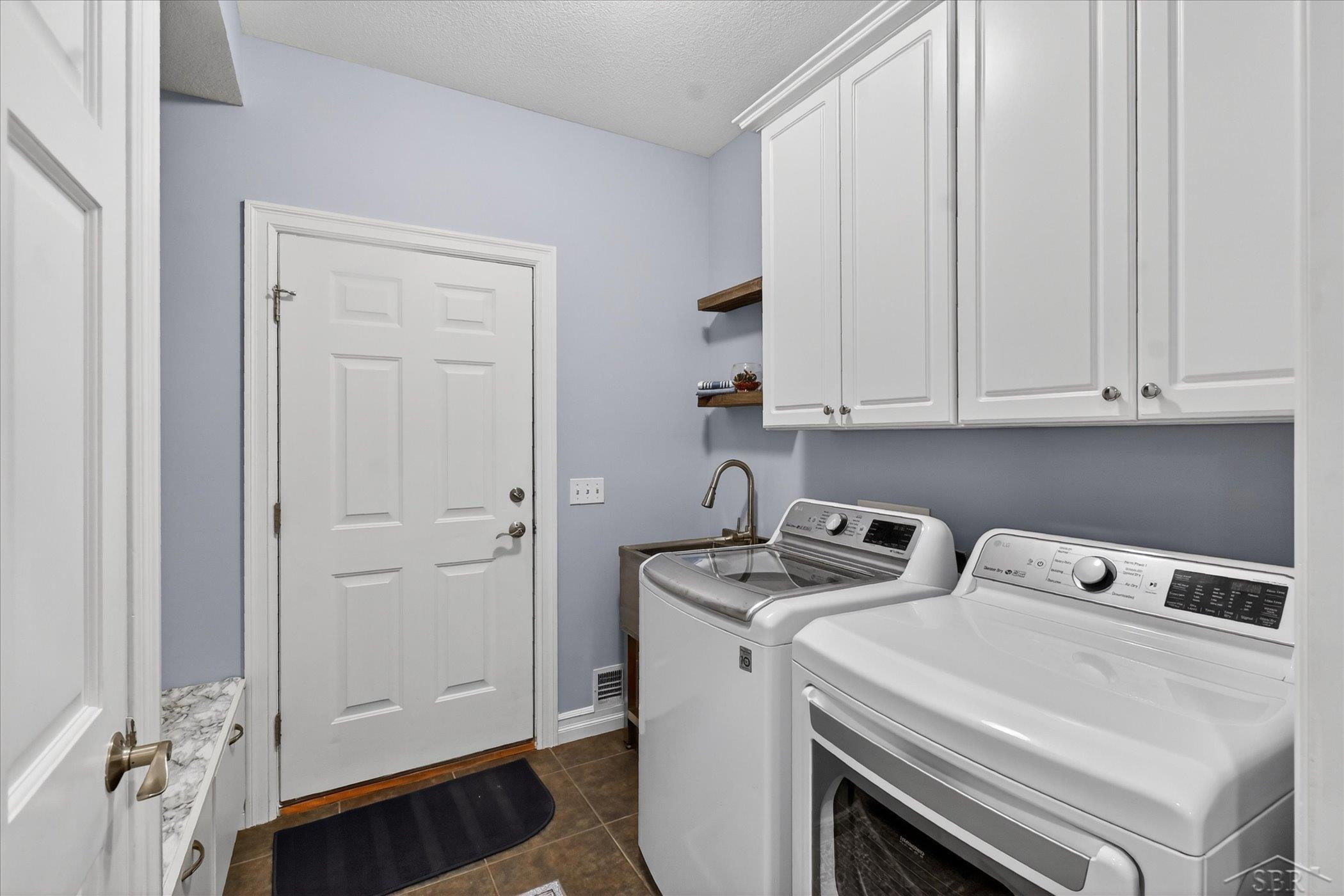 809 Rosewood Boulevard, Midland, MI 48640 — Photo 36