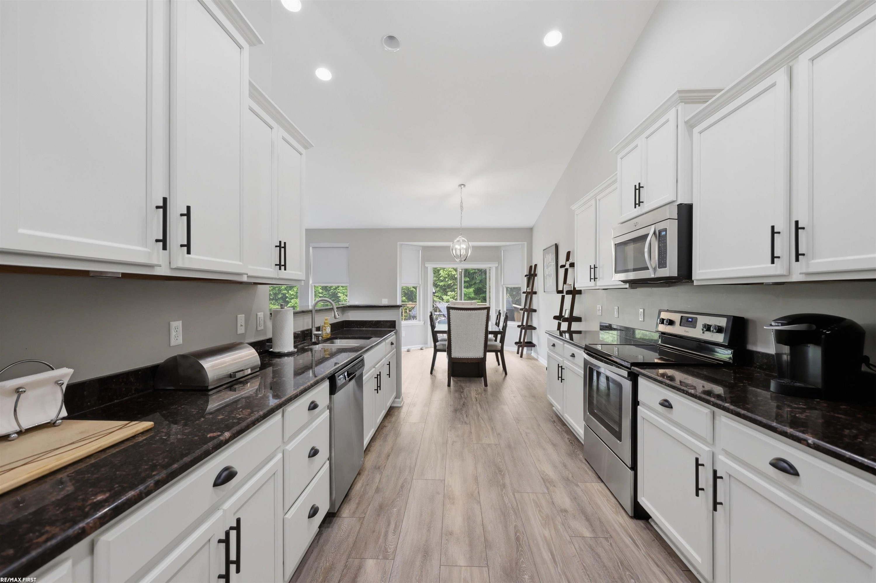 40478 Oakbrook Drive, Sterling Heights, MI 48310 — Photo 13