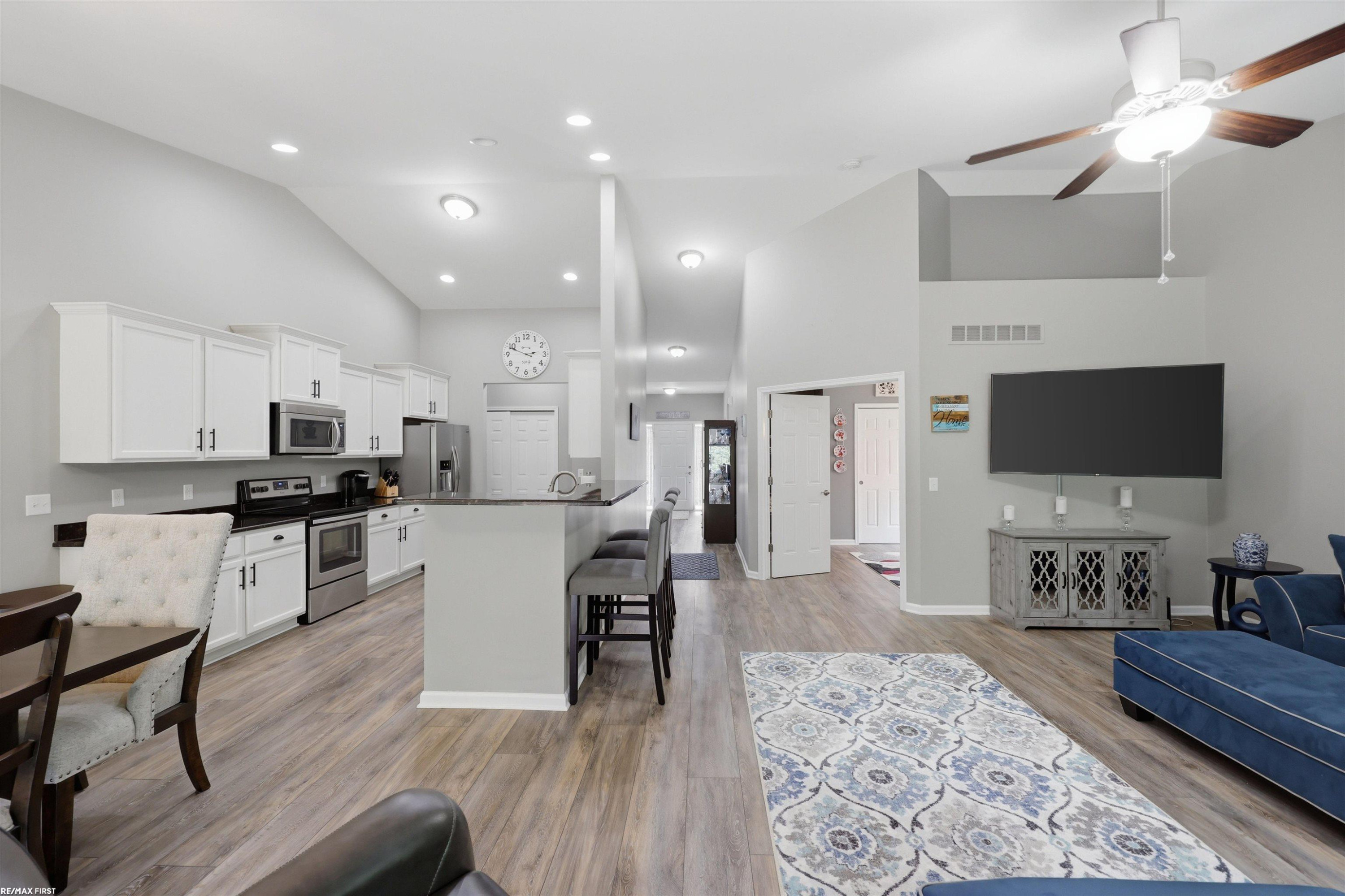 40478 Oakbrook Drive, Sterling Heights, MI 48310 — Photo 15