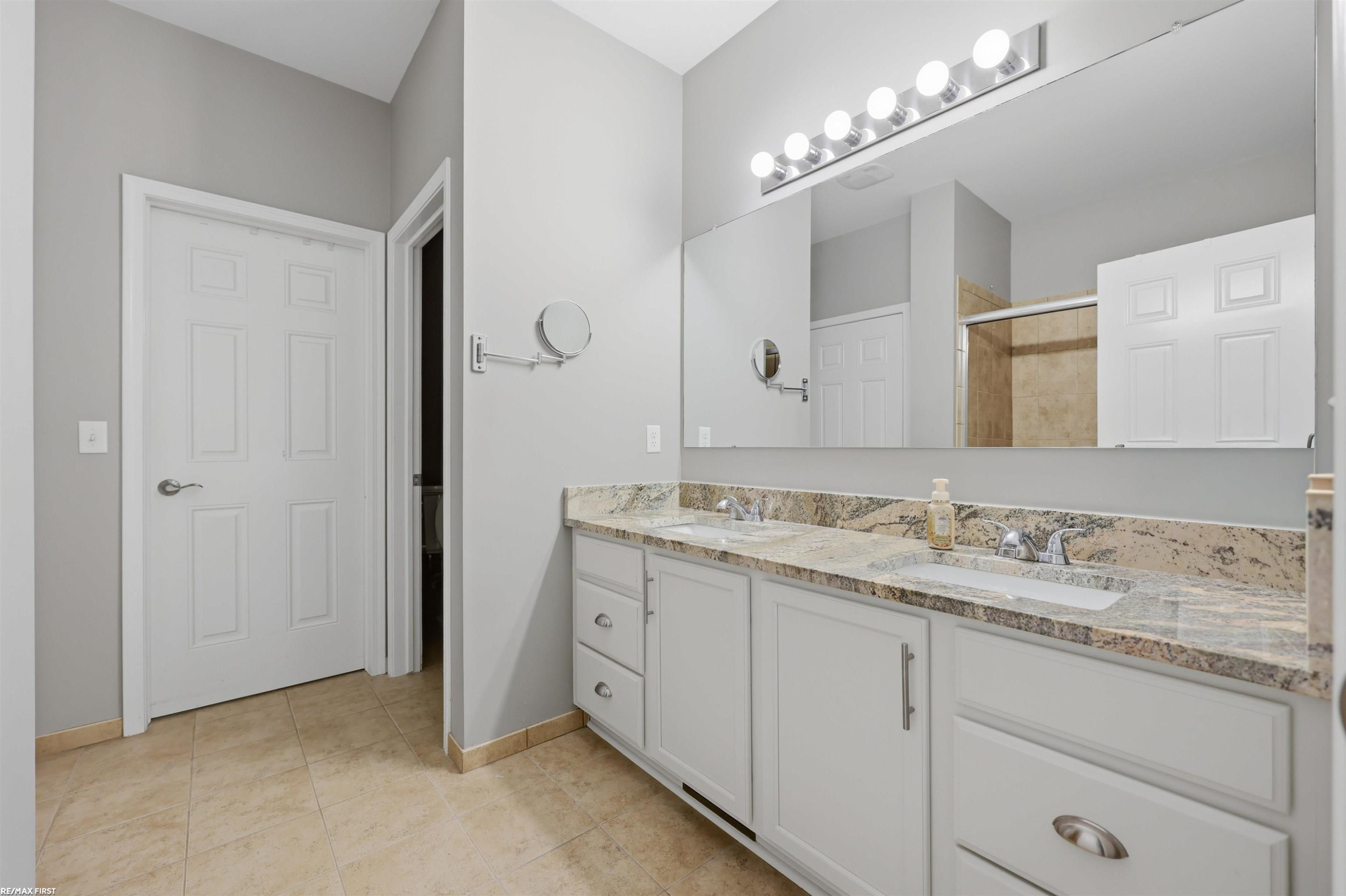 40478 Oakbrook Drive, Sterling Heights, MI 48310 — Photo 18