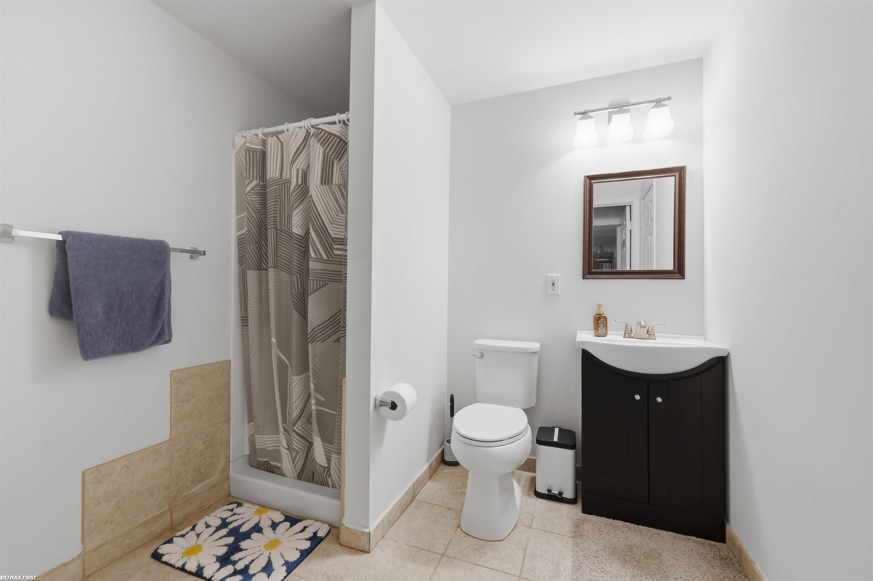 40478 Oakbrook Drive, Sterling Heights, MI 48310 — Photo 30