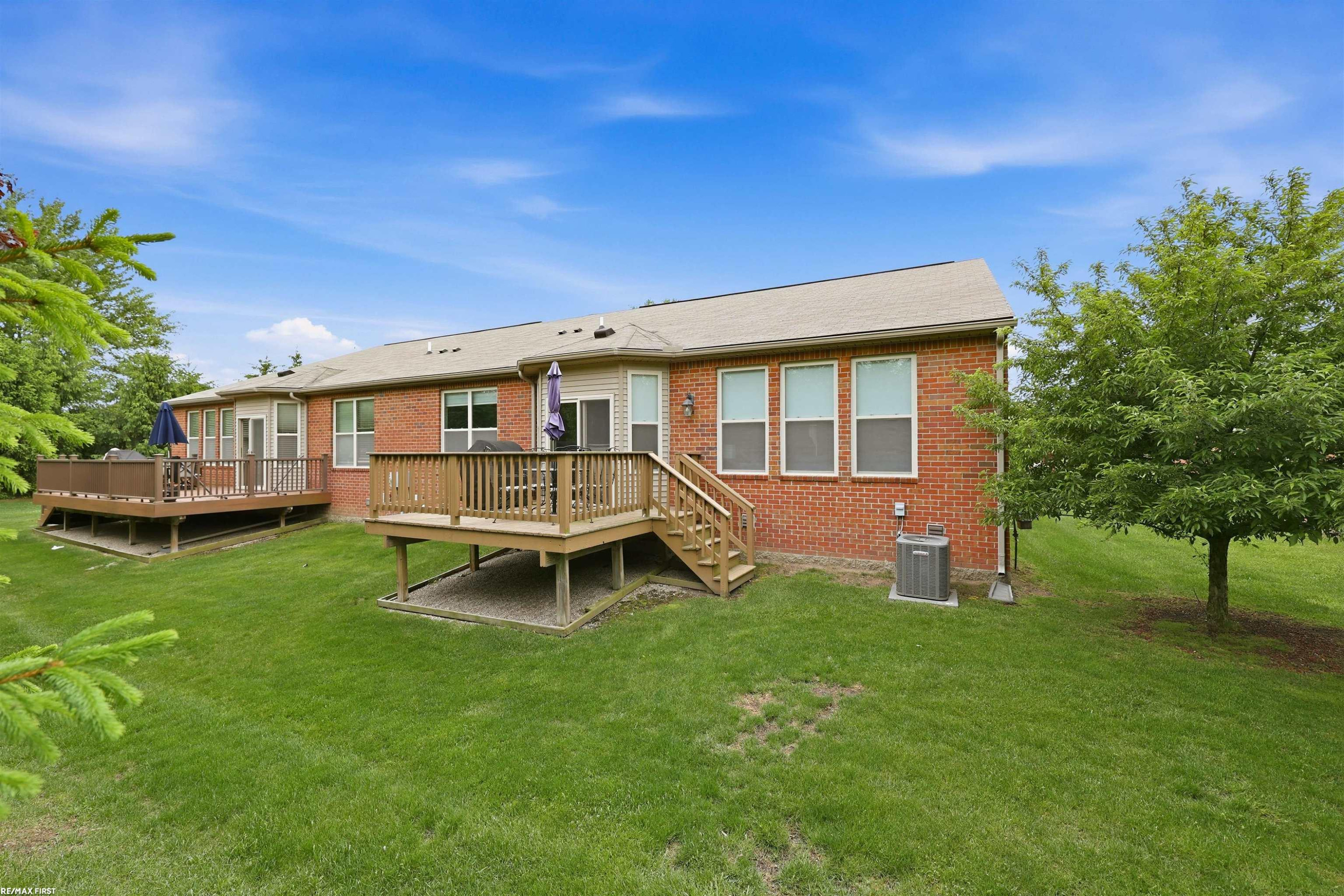 40478 Oakbrook Drive, Sterling Heights, MI 48310 — Photo 34
