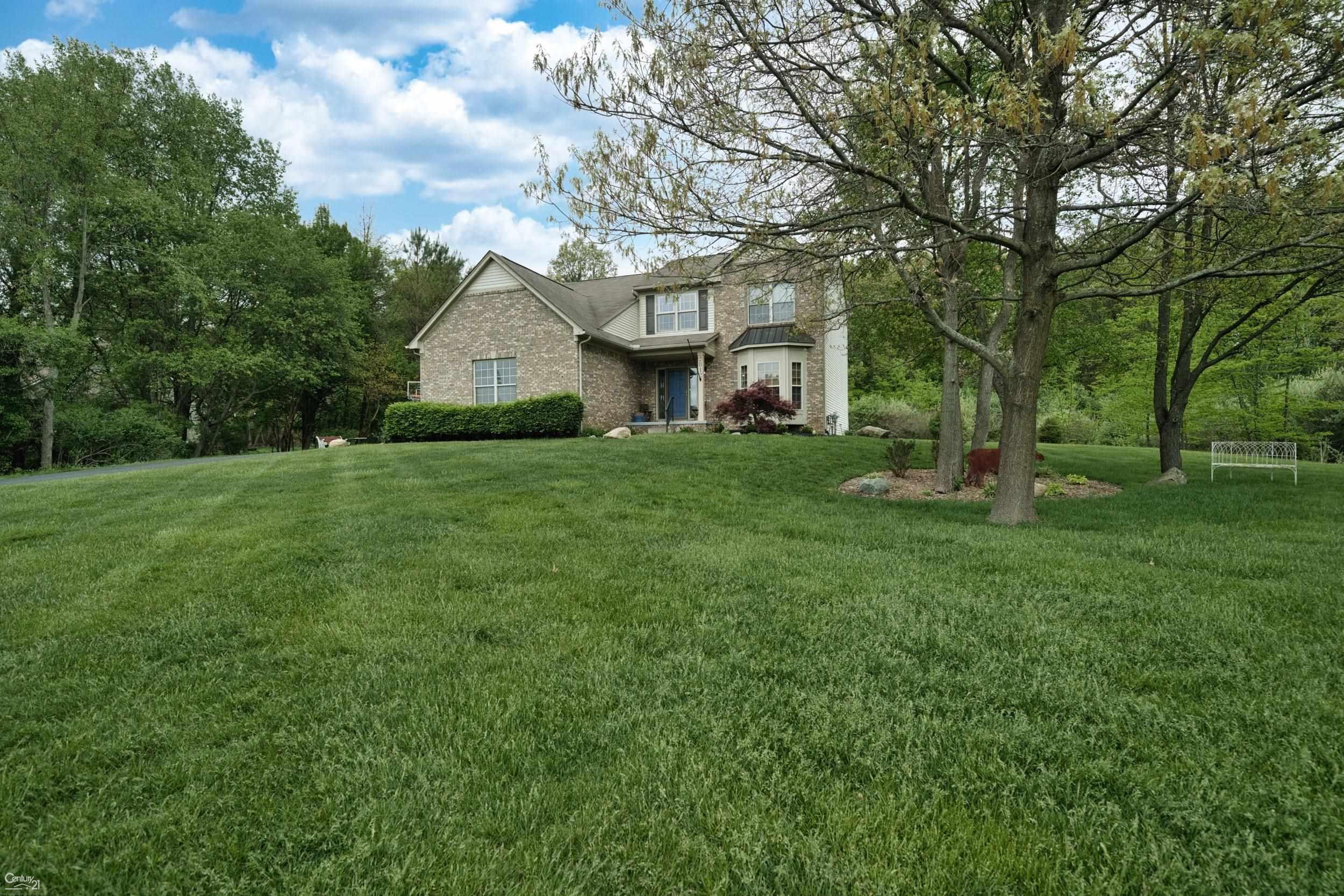2812 Steeplechase Street, Highland, MI — Photo 3