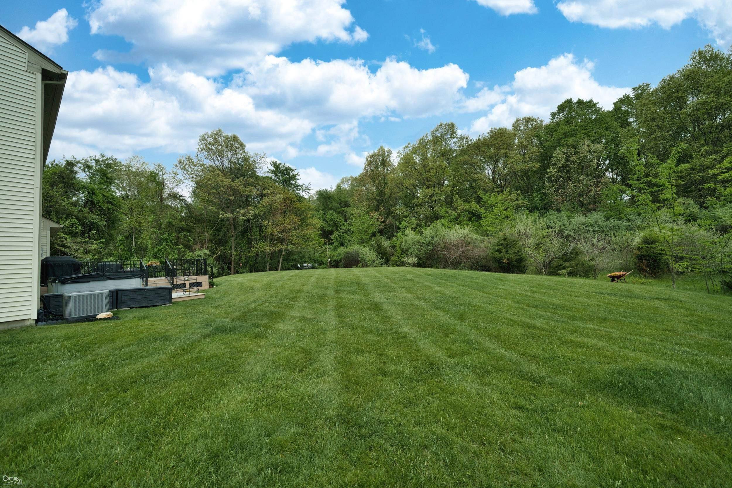 2812 Steeplechase Street, Highland, MI — Photo 10