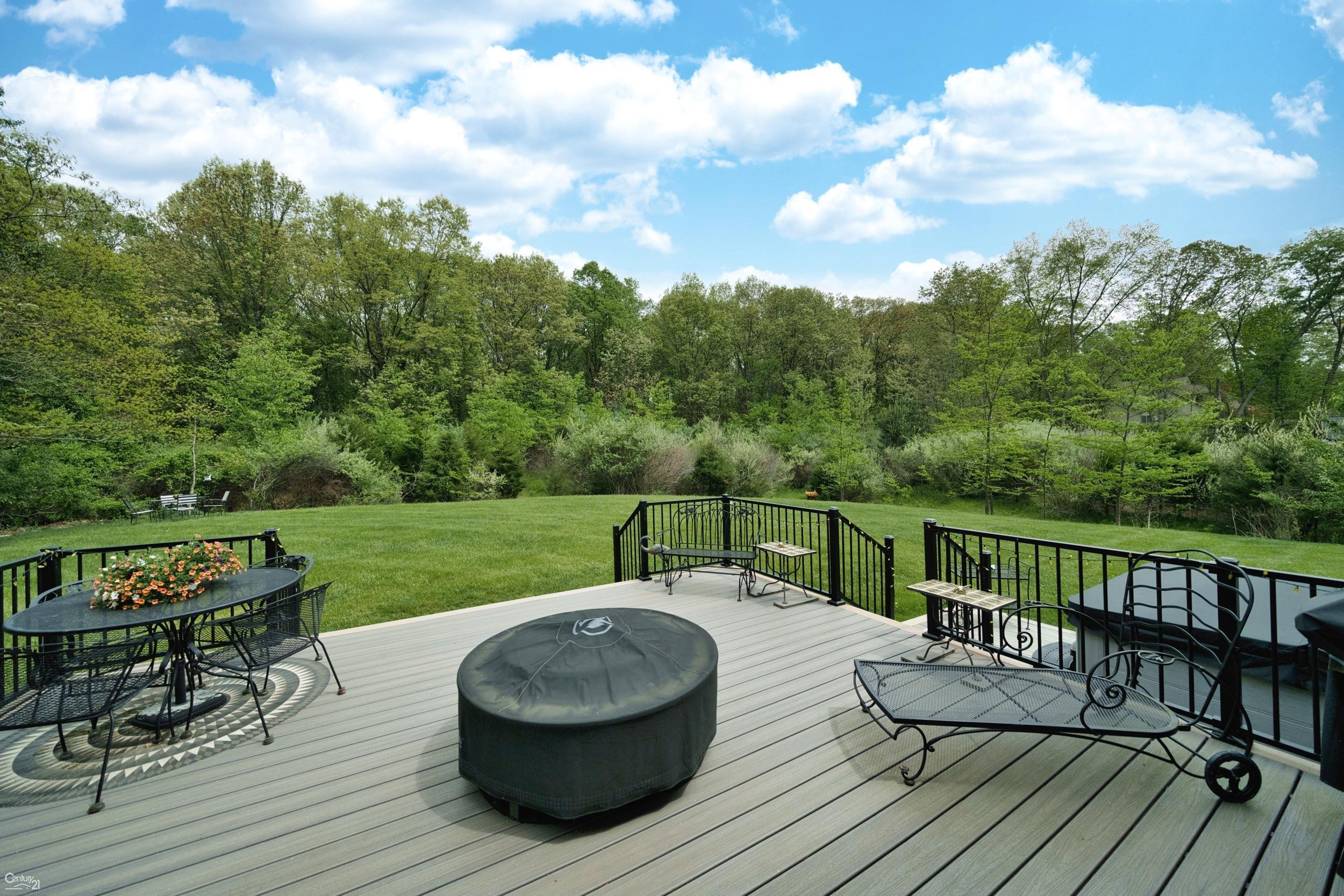 2812 Steeplechase Street, Highland, MI — Photo 11